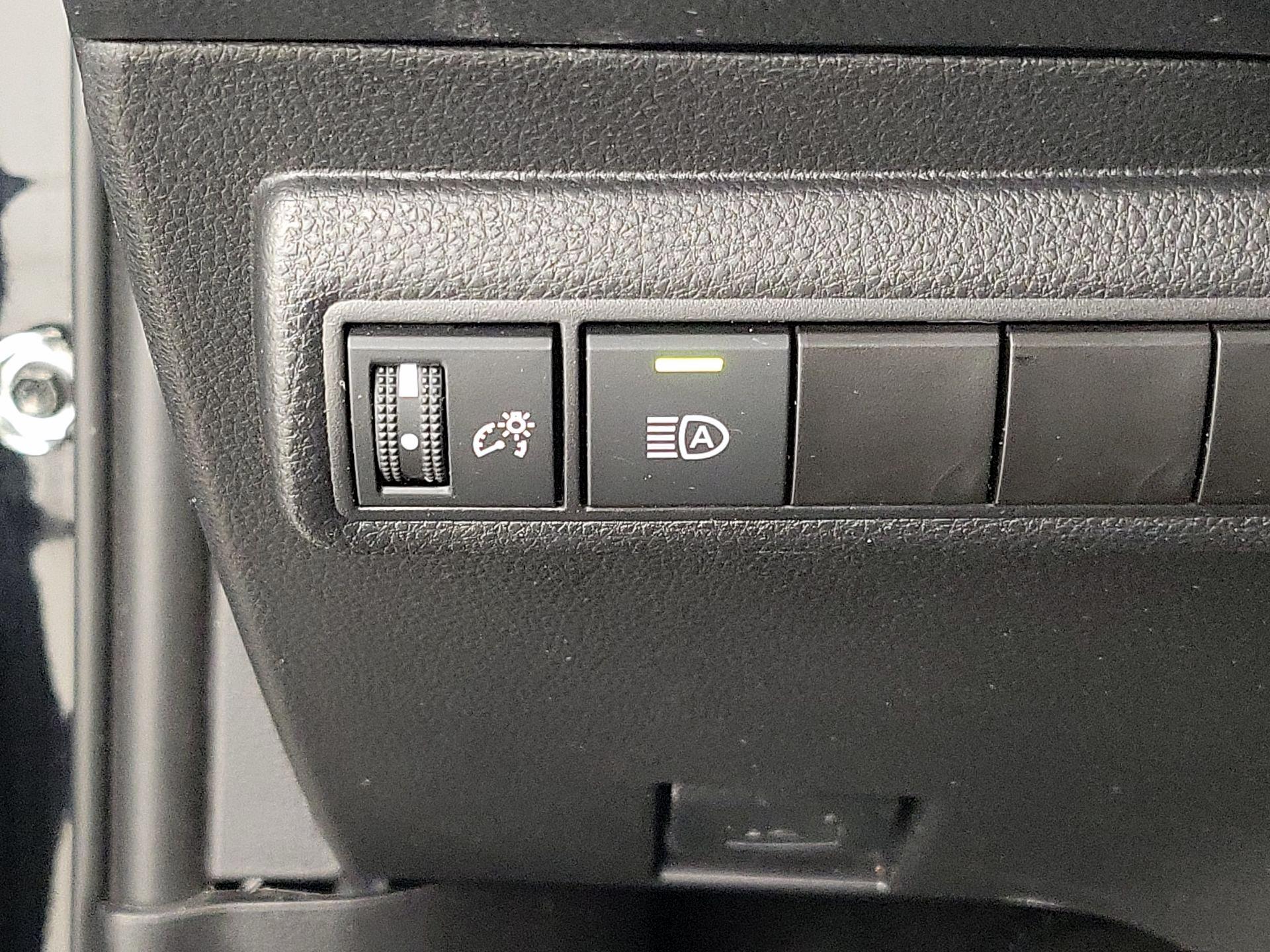 Thumbnail: 2025 Toyota Corolla - 13