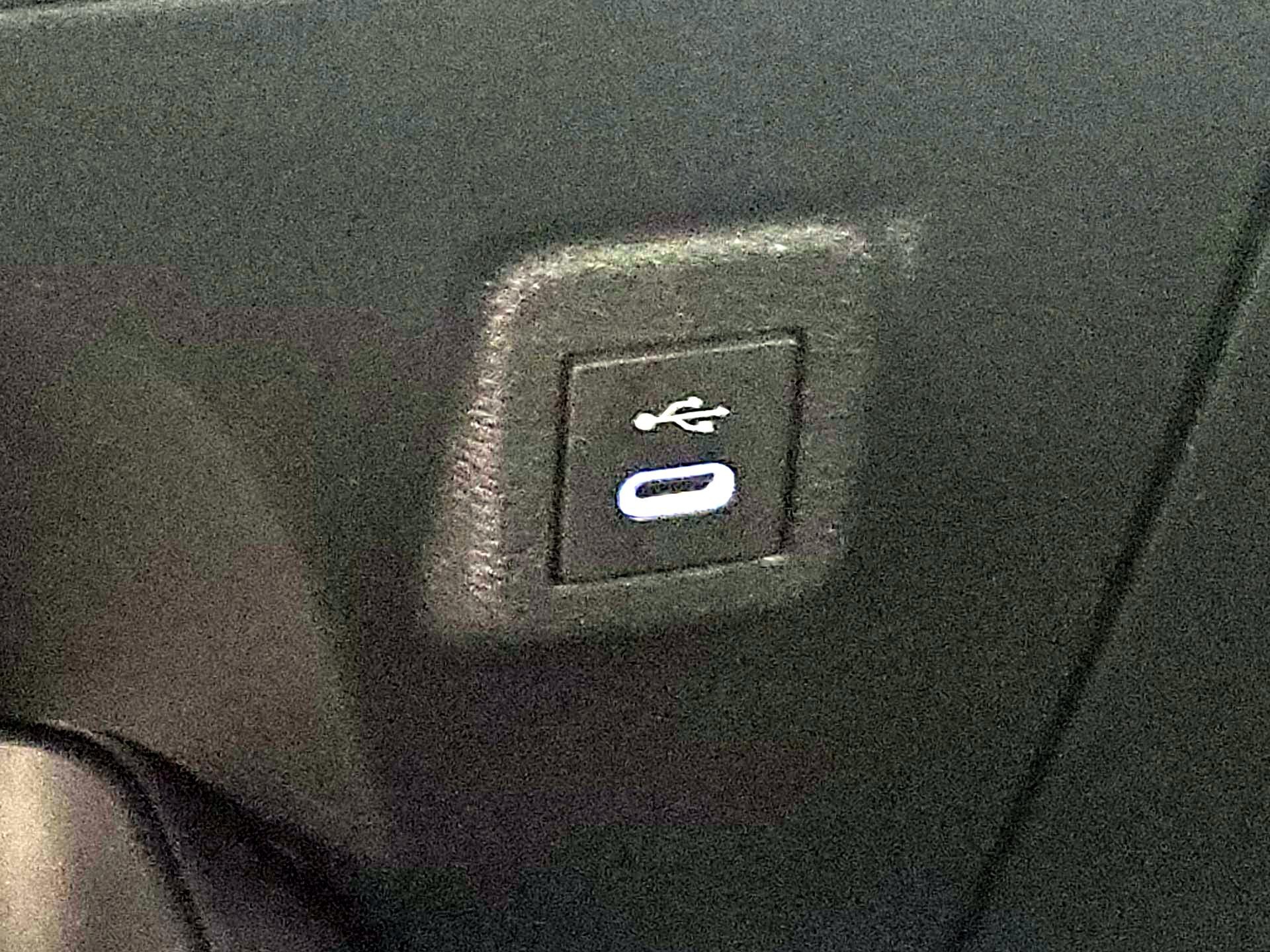 Thumbnail: 2025 Toyota Corolla - 18