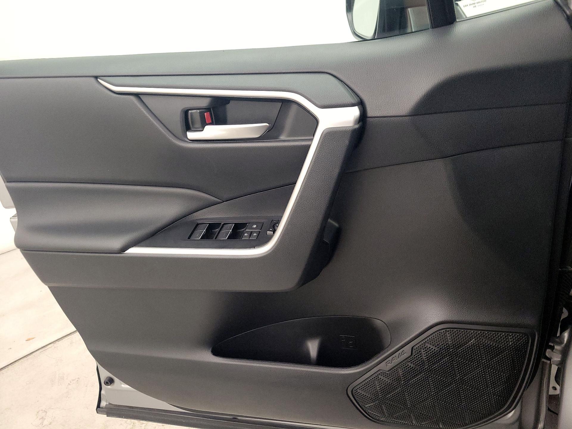 Thumbnail: 2025 Toyota RAV4 - 12