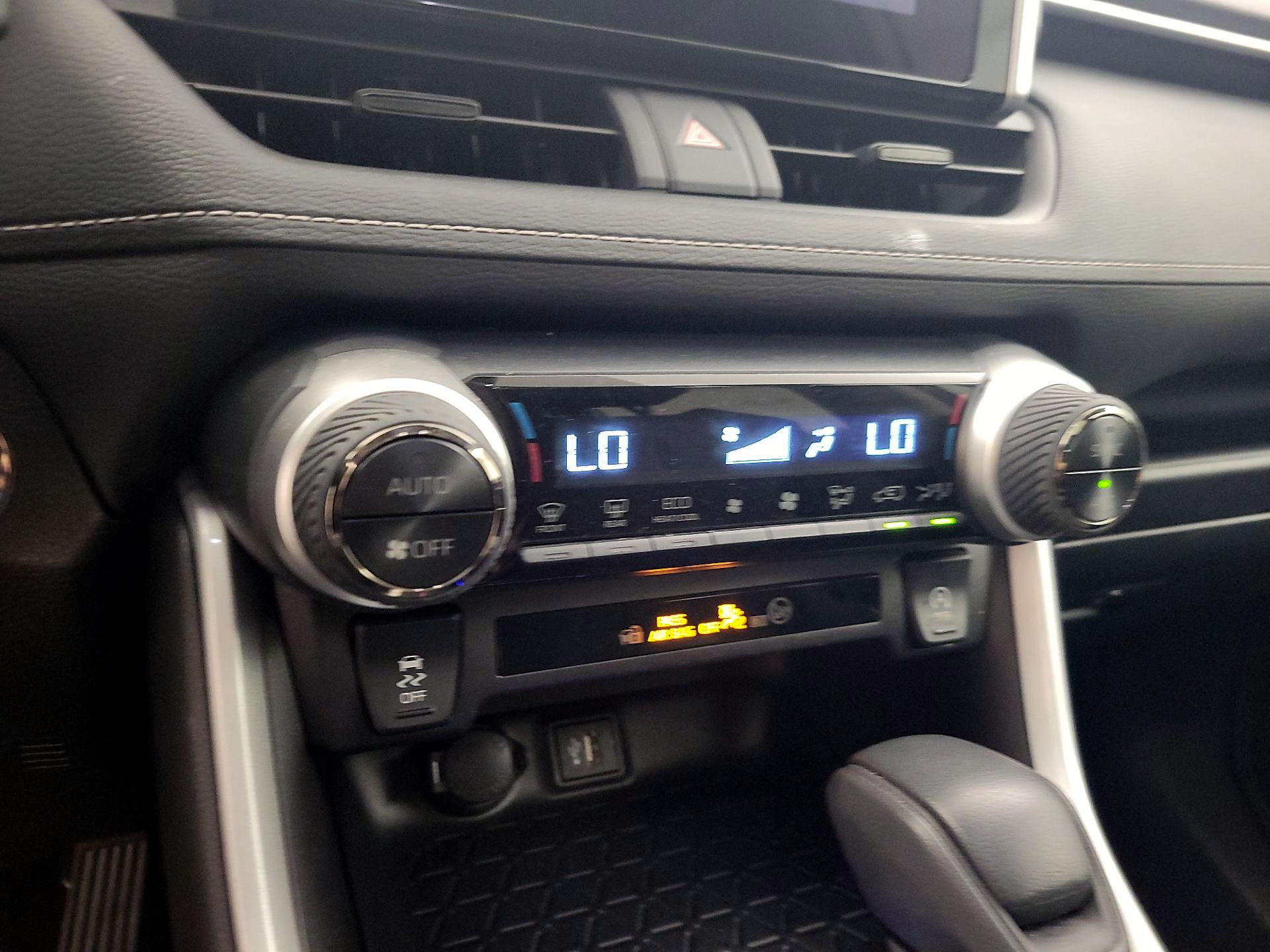 Thumbnail: 2025 Toyota RAV4 - 16