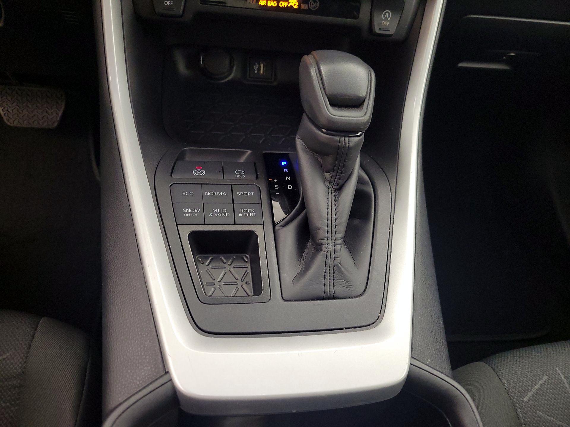 Thumbnail: 2025 Toyota RAV4 - 17