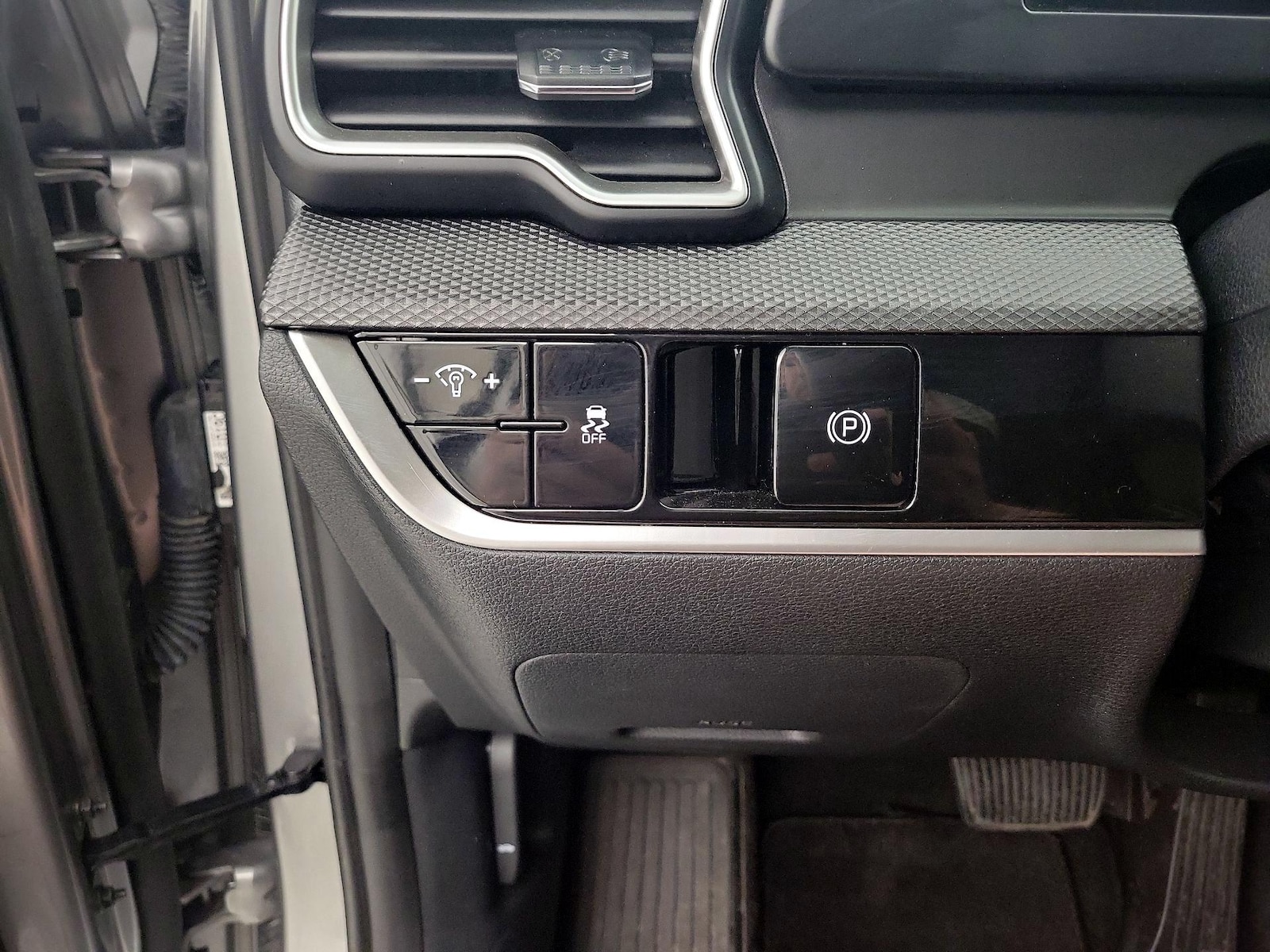 2025 Kia Sportage LX - Photo 14