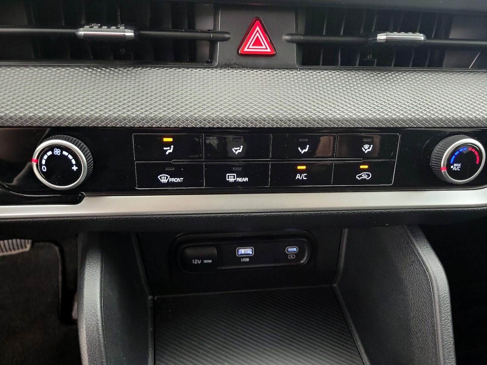 2025 Kia Sportage LX - Photo 17