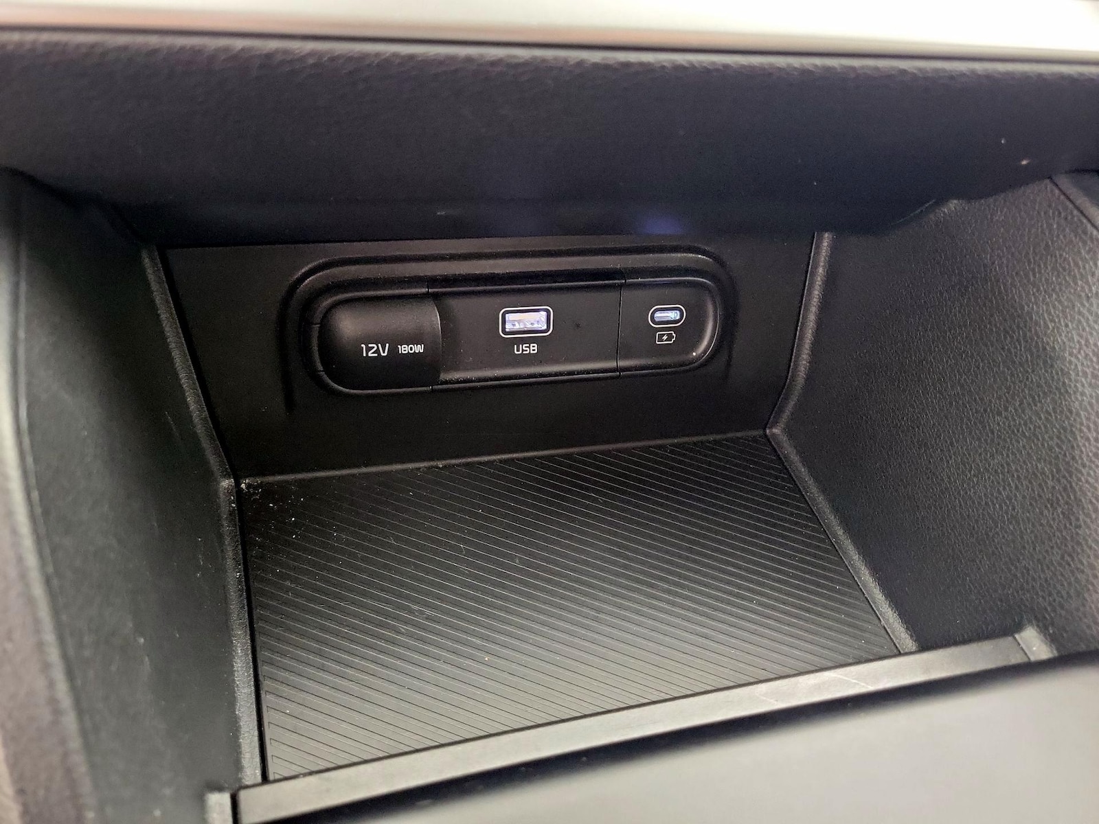2025 Kia Sportage LX - Photo 19