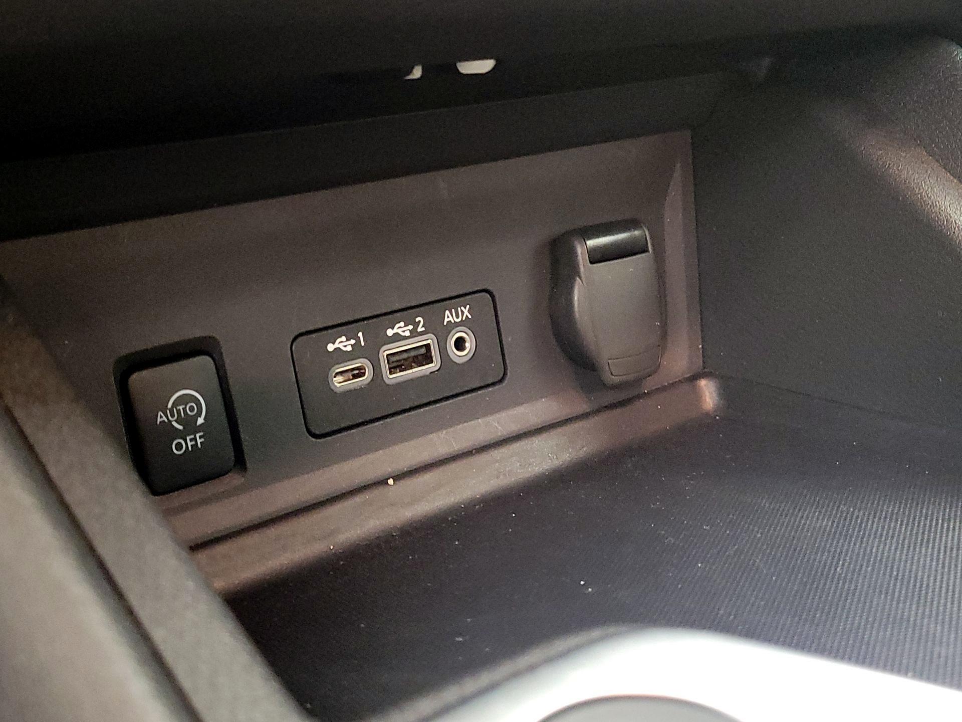 Thumbnail: 2025 Nissan Sentra - 18