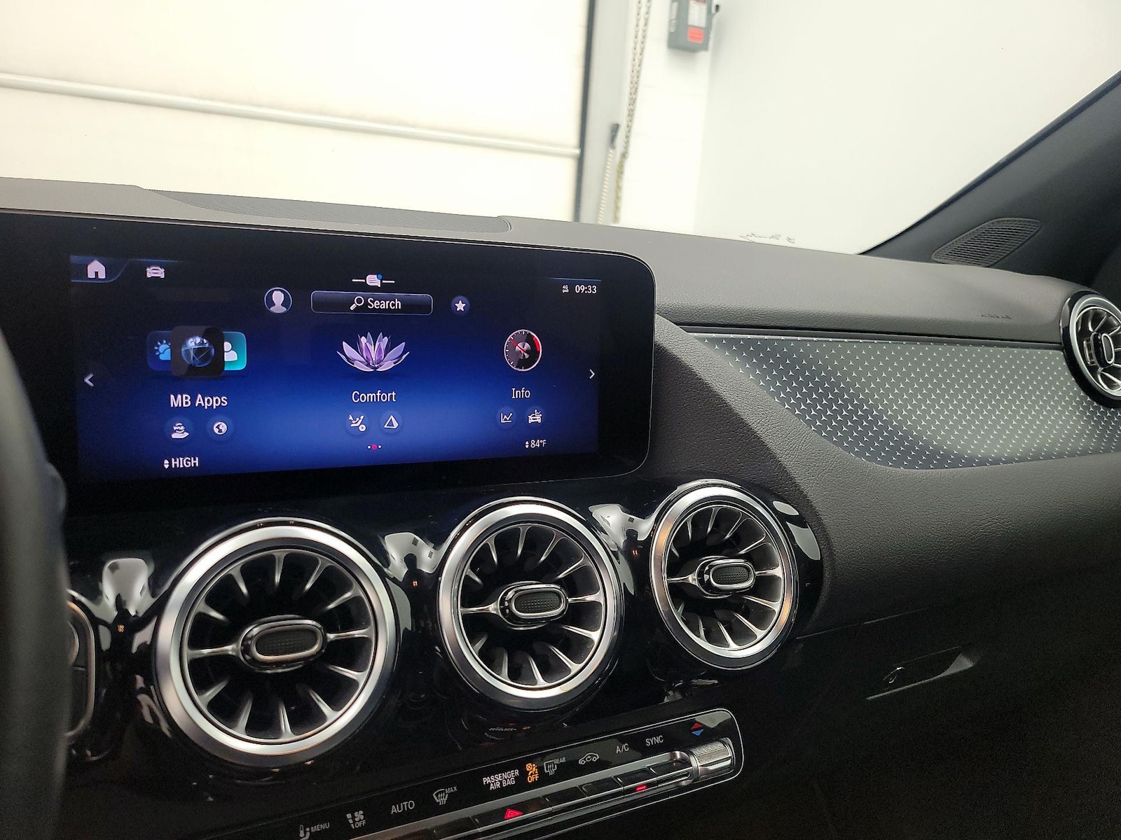 2025 Mercedes-Benz GLA GLA250 - Photo 17
