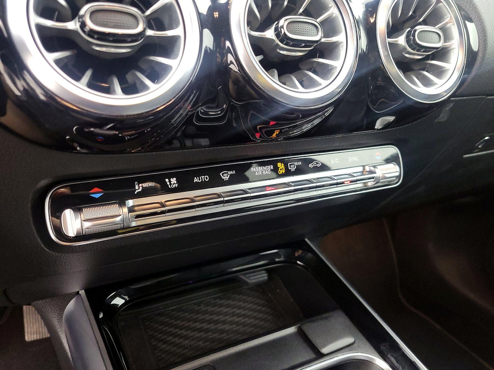 2025 Mercedes-Benz GLA GLA250 - Photo 18