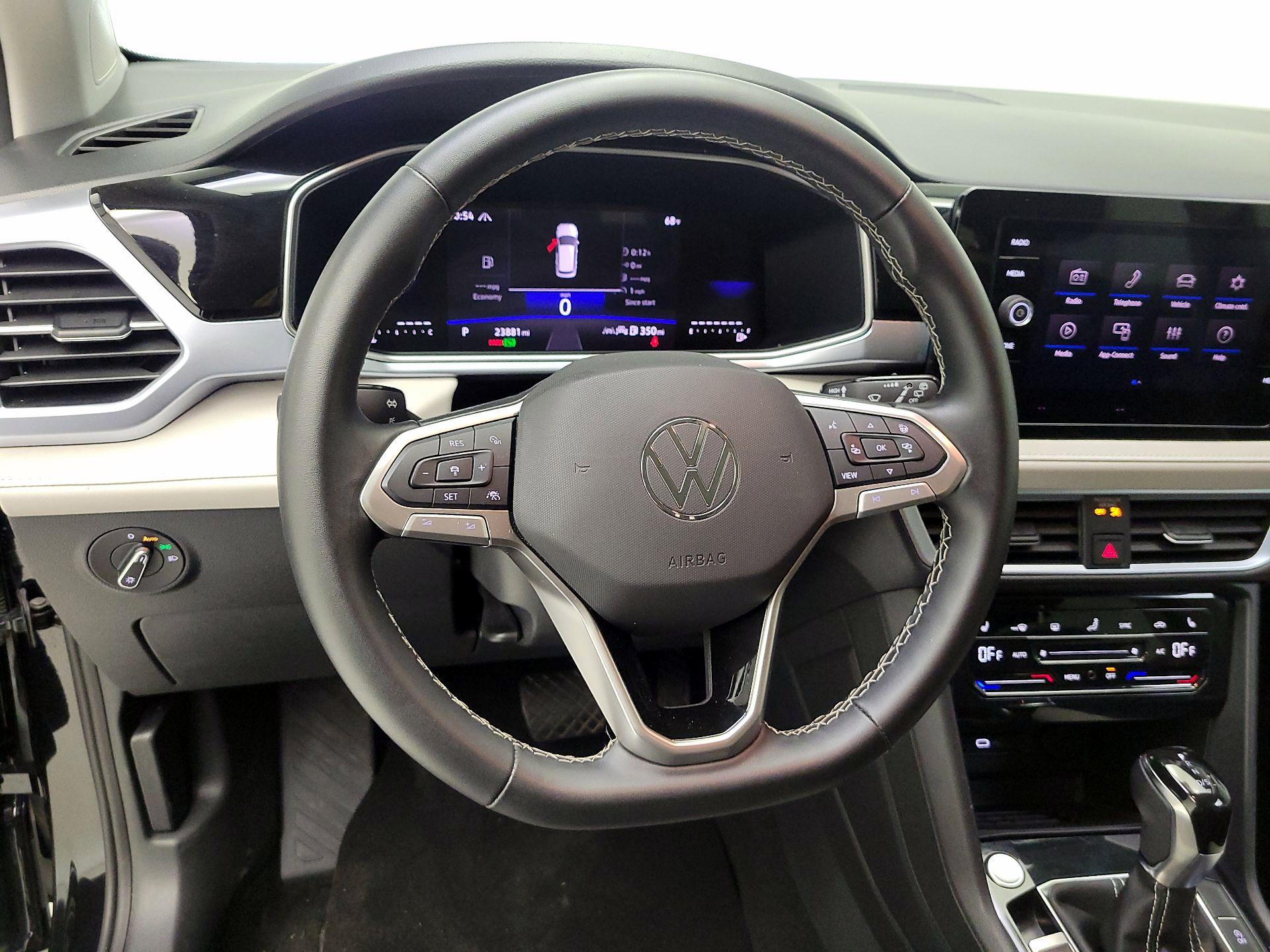 Thumbnail: 2025 Volkswagen Taos - 10