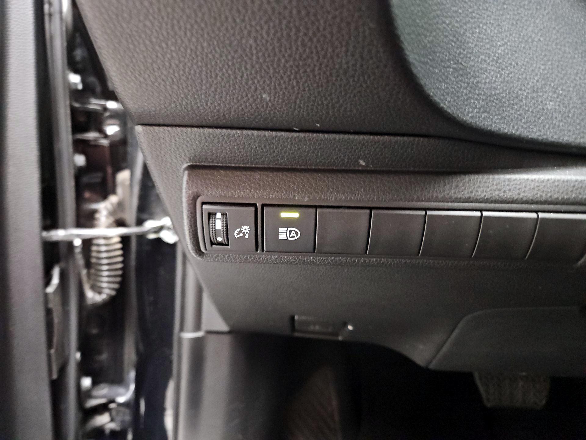 Thumbnail: 2025 Toyota Corolla - 13