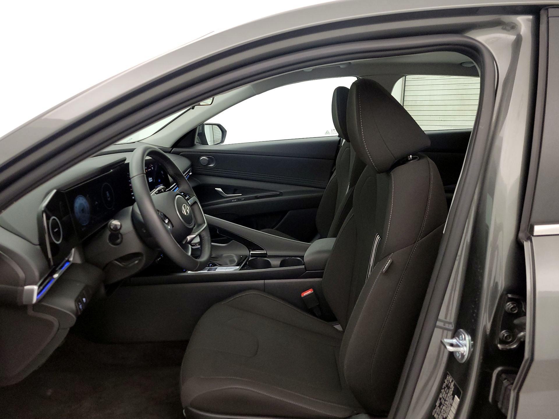 Thumbnail: 2025 Hyundai Elantra - 11