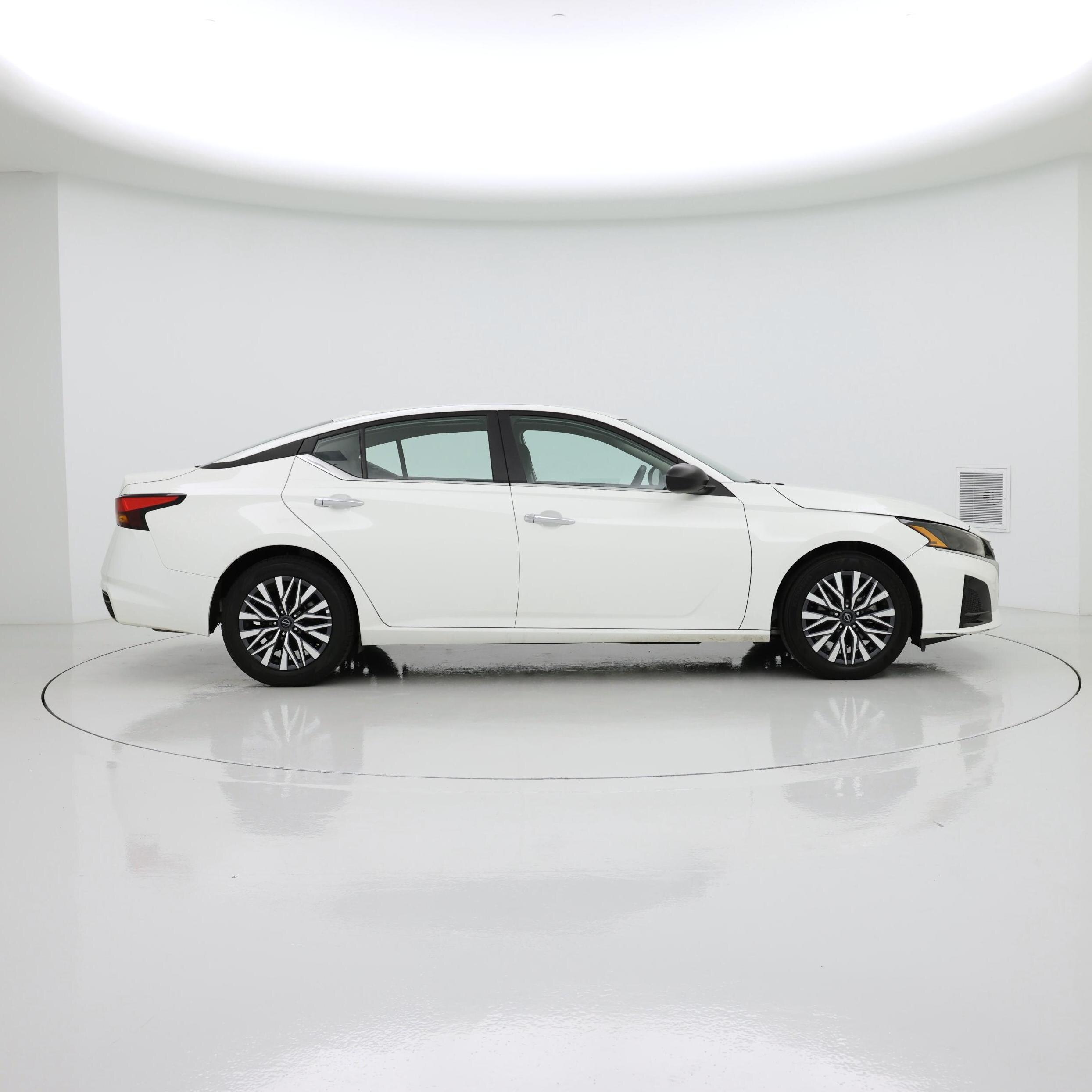 Thumbnail: 2025 Nissan Altima - 7