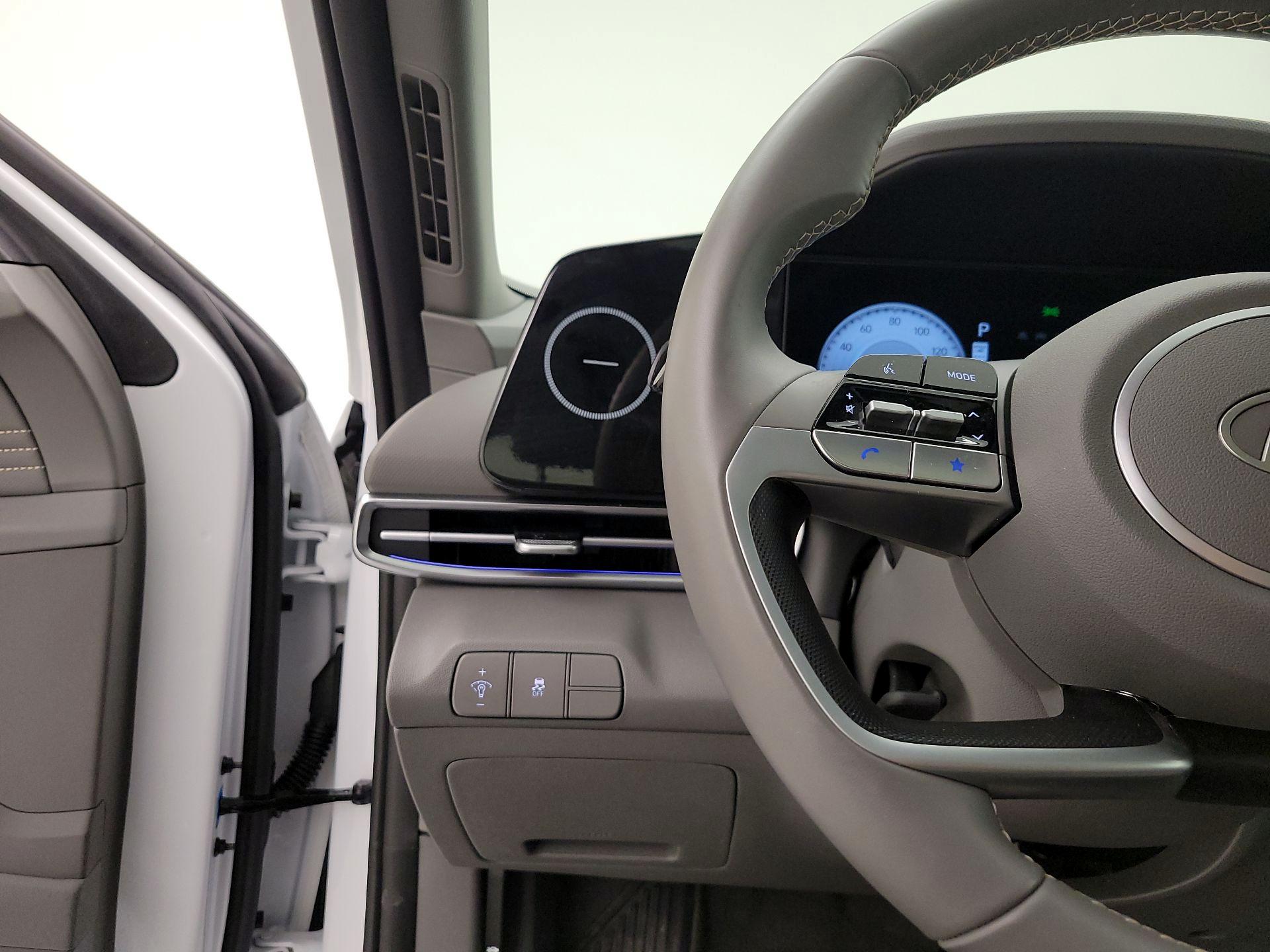 Thumbnail: 2025 Hyundai Elantra - 13
