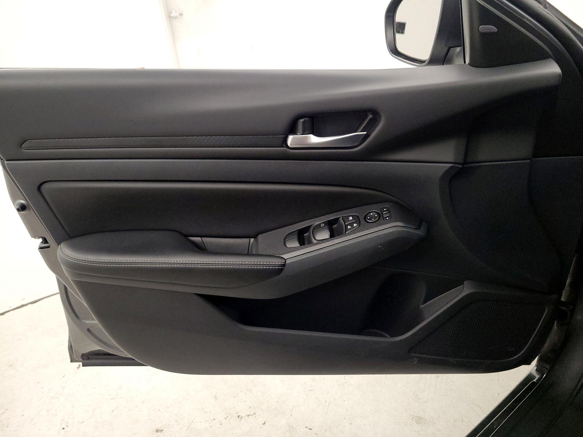 Thumbnail: 2025 Nissan Altima - 12