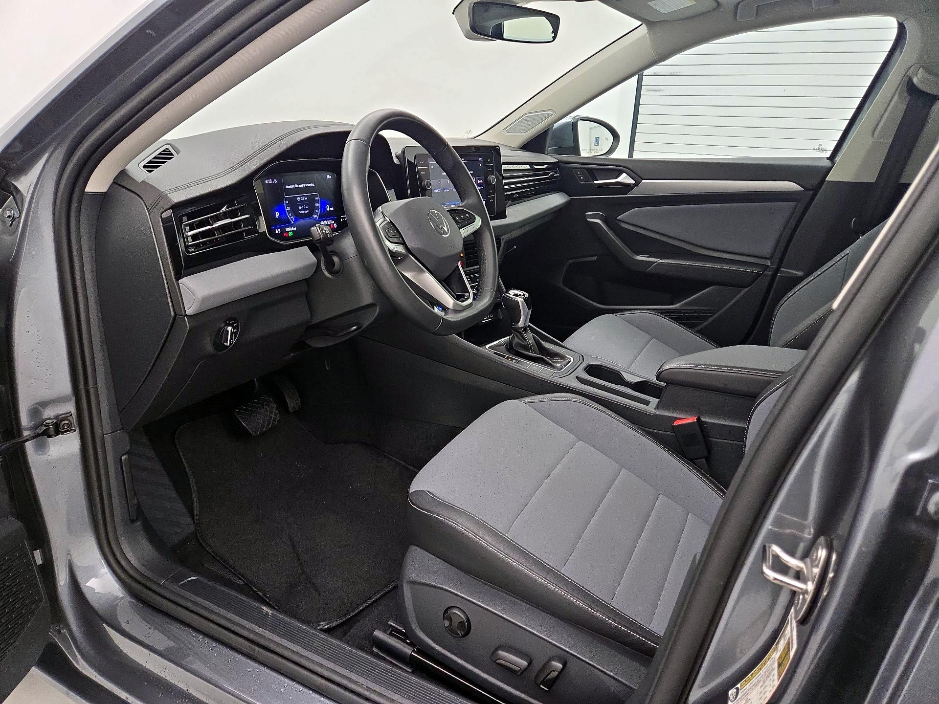 Thumbnail: 2025 Volkswagen Jetta - 11