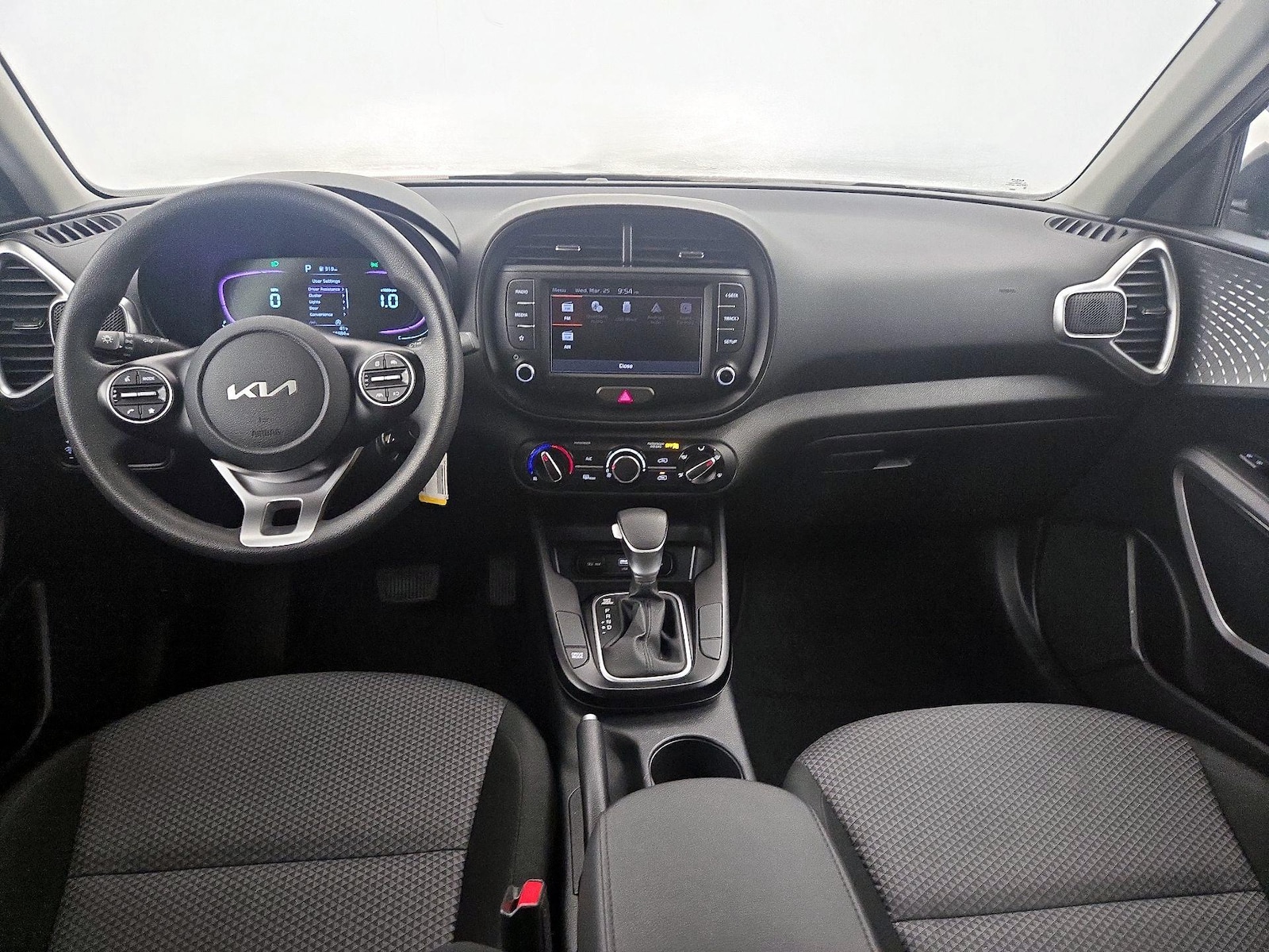 2025 Kia Soul LX - Photo 10