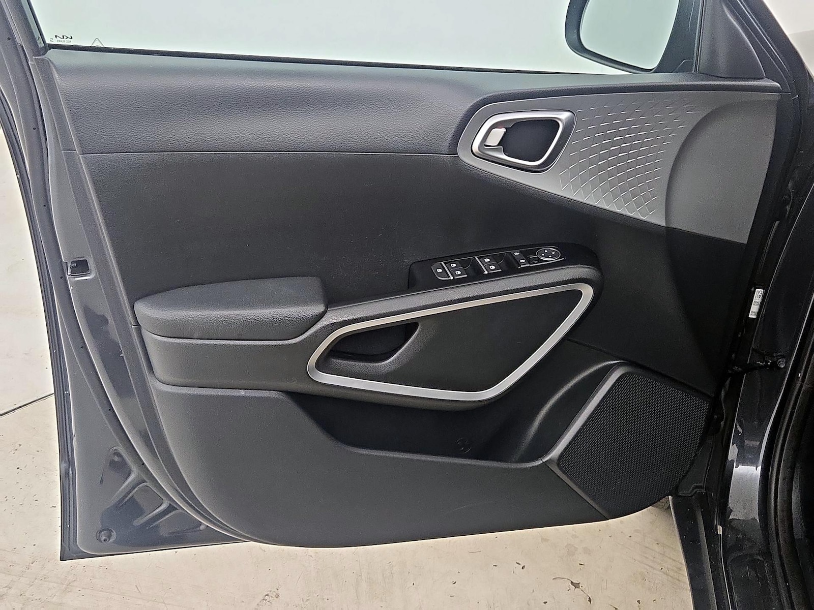 2025 Kia Soul LX - Photo 13