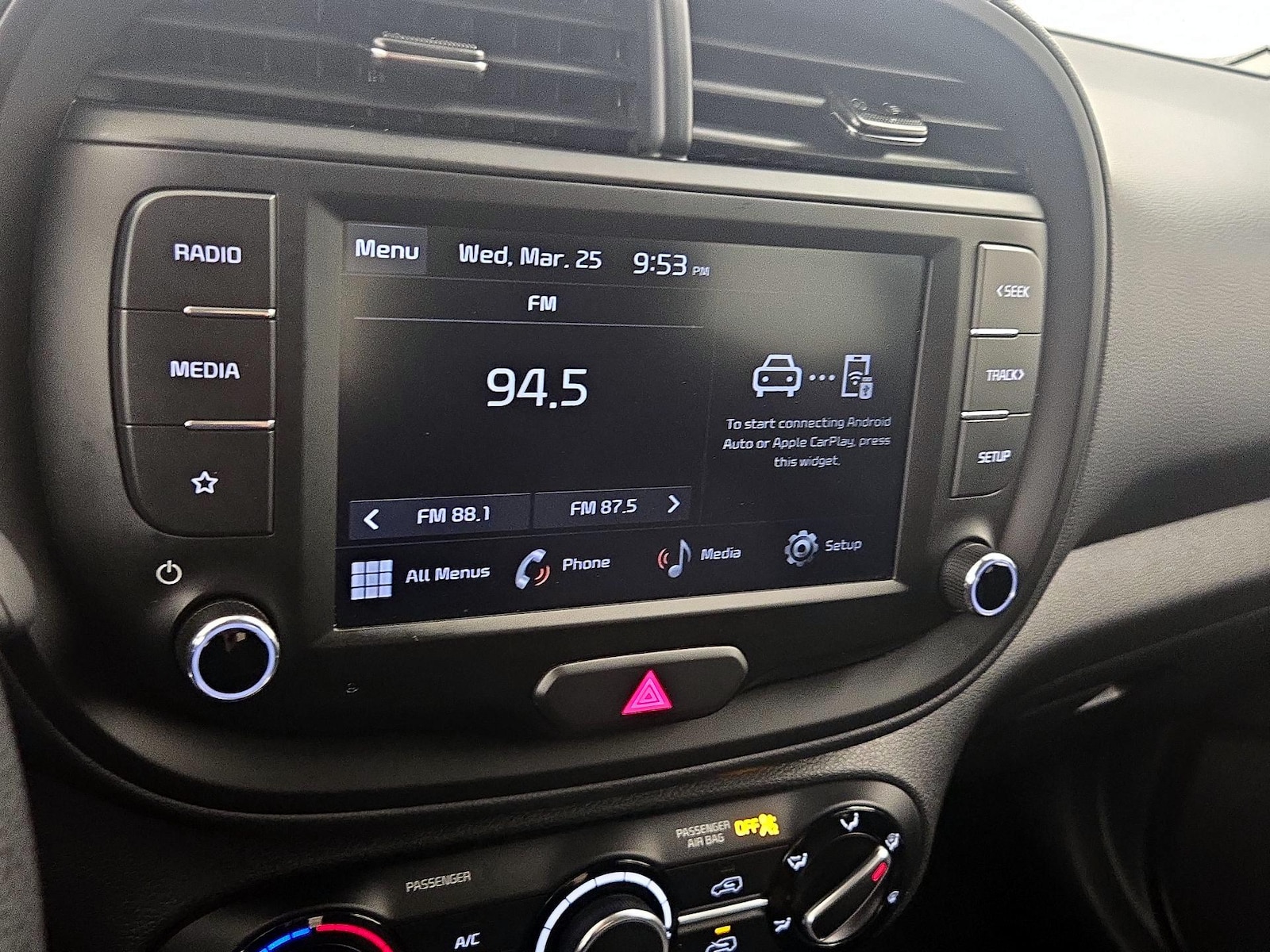 2025 Kia Soul LX - Photo 16