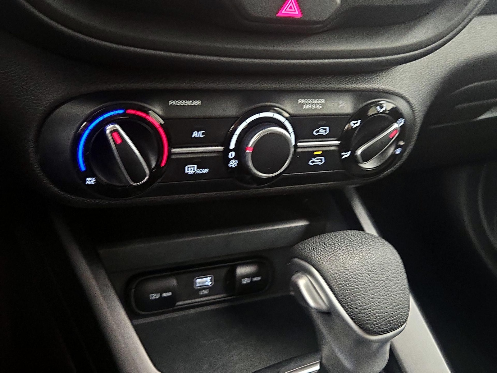 2025 Kia Soul LX - Photo 17