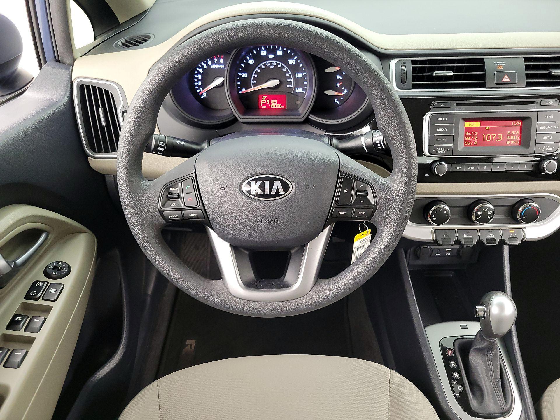 Thumbnail: 2016 Kia Rio - 10