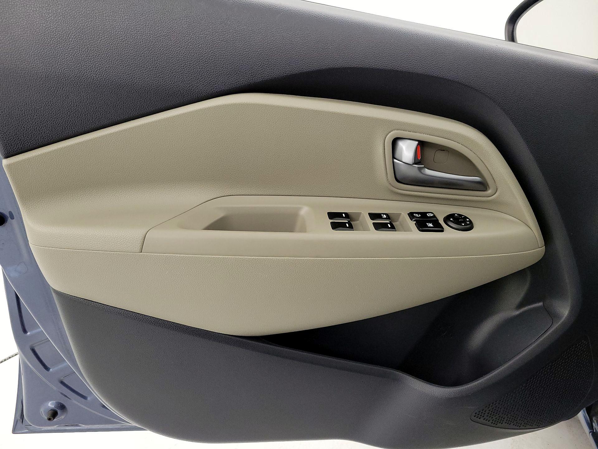 Thumbnail: 2016 Kia Rio - 12