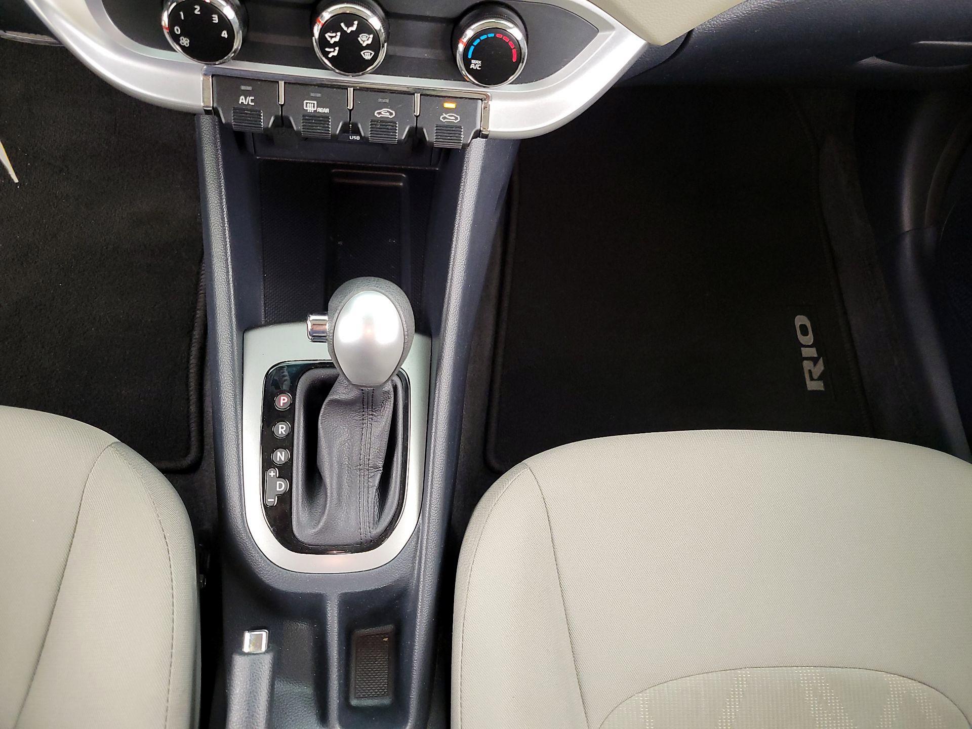 Thumbnail: 2016 Kia Rio - 16