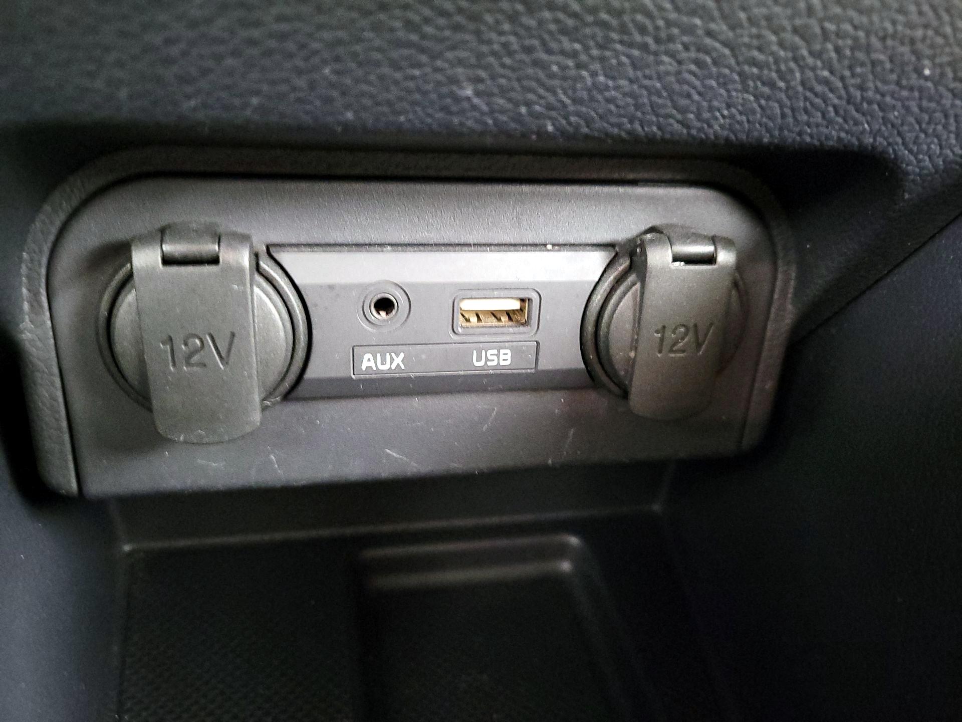 Thumbnail: 2016 Kia Rio - 17