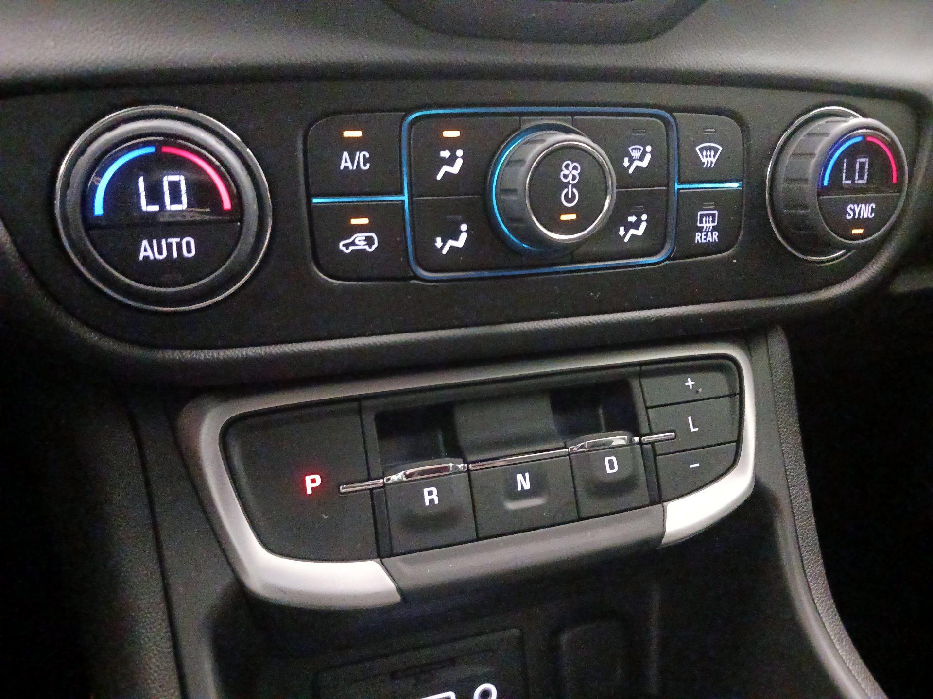 Thumbnail: 2022 GMC Terrain - 16