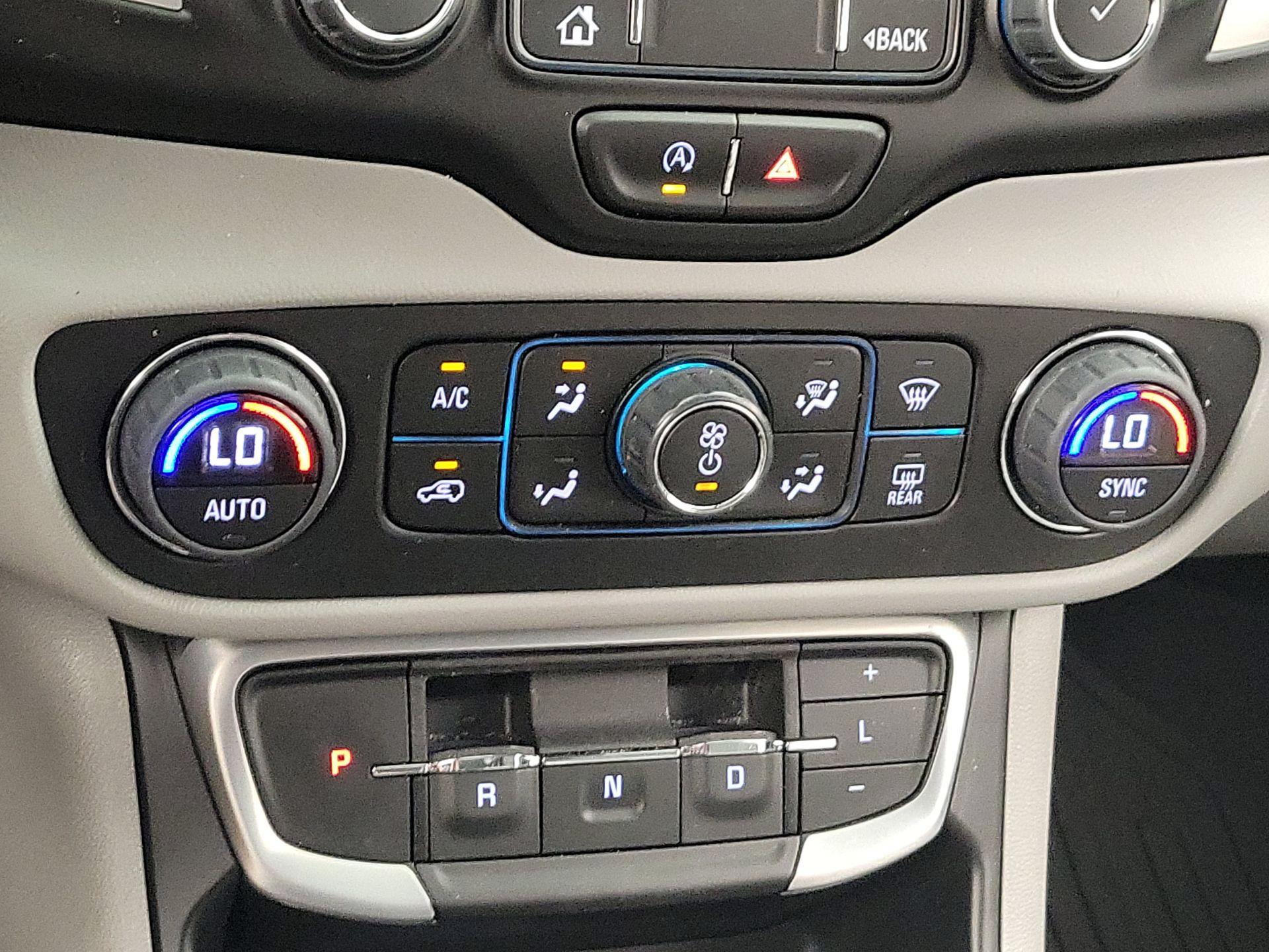 Thumbnail: 2022 GMC Terrain - 17