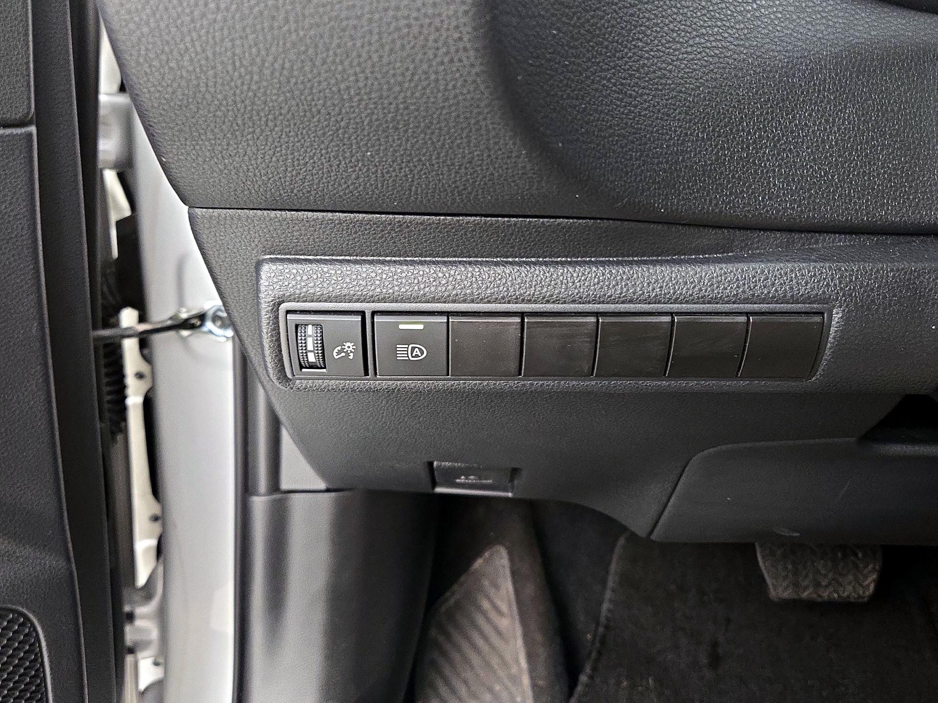 Thumbnail: 2025 Toyota Corolla - 13