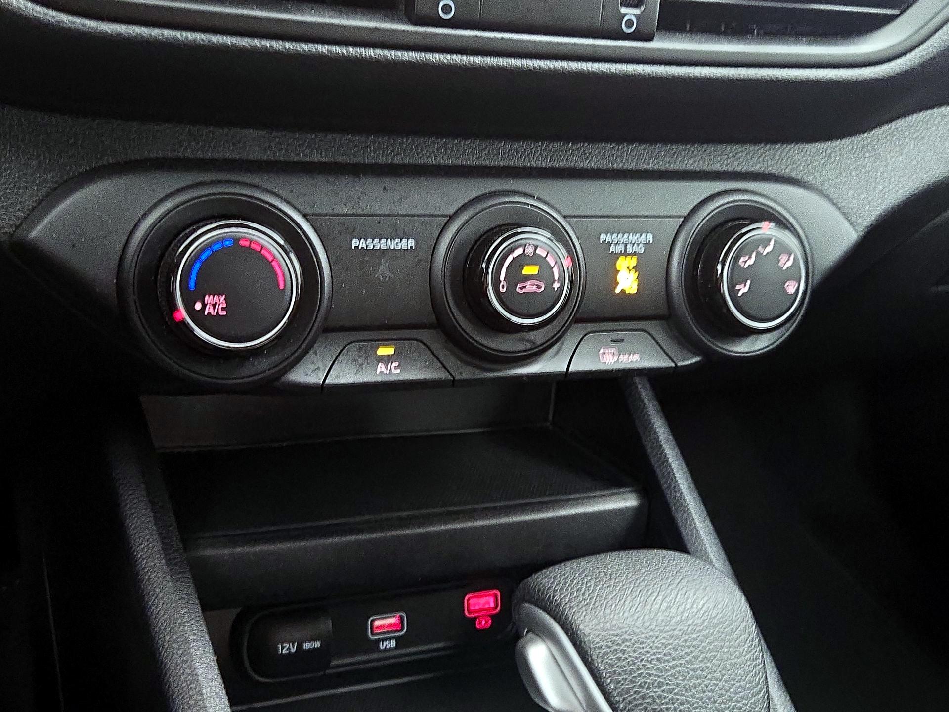 Thumbnail: 2024 Kia Forte - 16