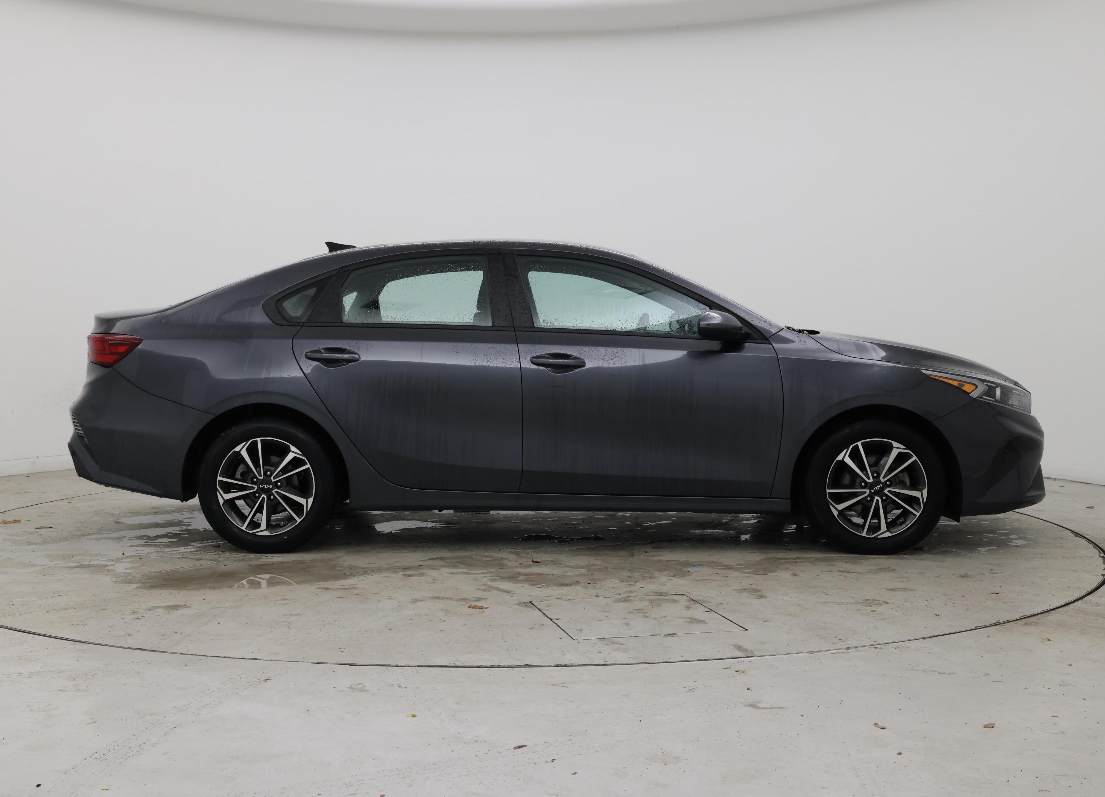 Thumbnail: 2024 Kia Forte - 7