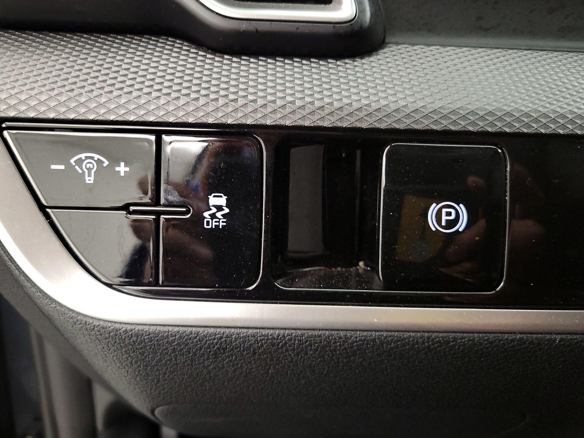 Thumbnail: 2025 Kia Sportage - 13