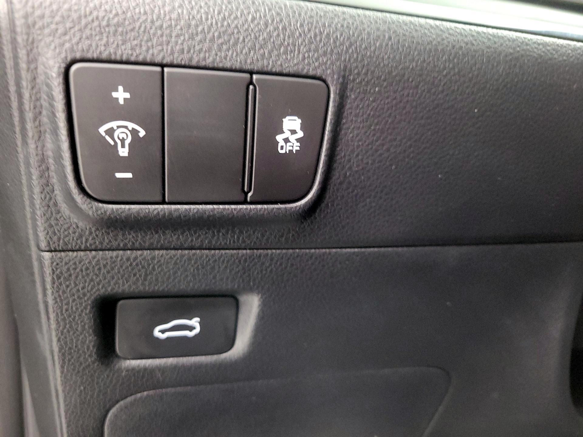 Thumbnail: 2025 Kia K5 - 13