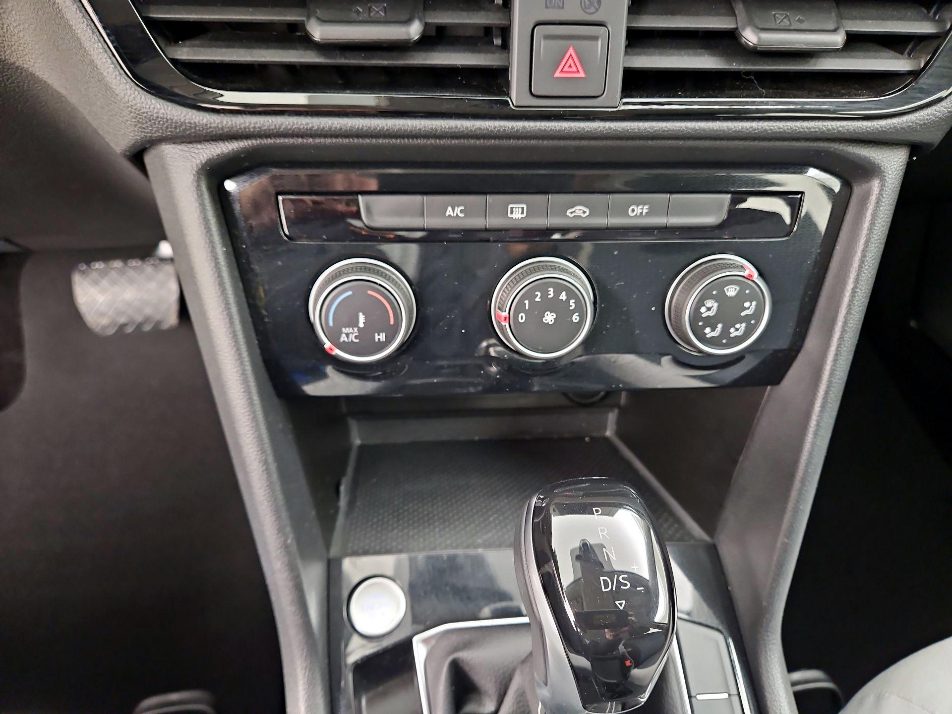 Thumbnail: 2025 Volkswagen Taos - 16