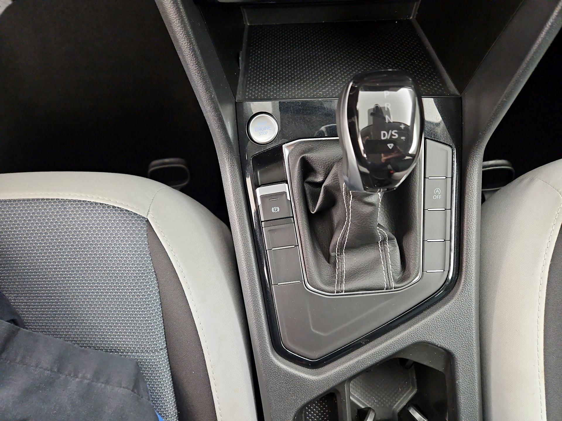 Thumbnail: 2025 Volkswagen Taos - 17