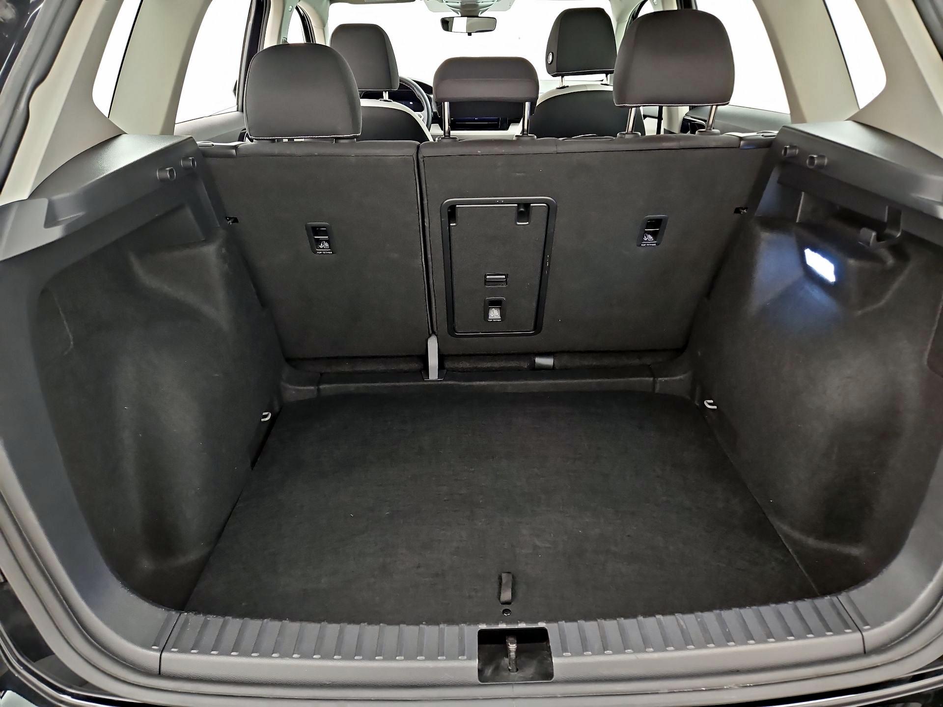 Thumbnail: 2025 Volkswagen Taos - 20