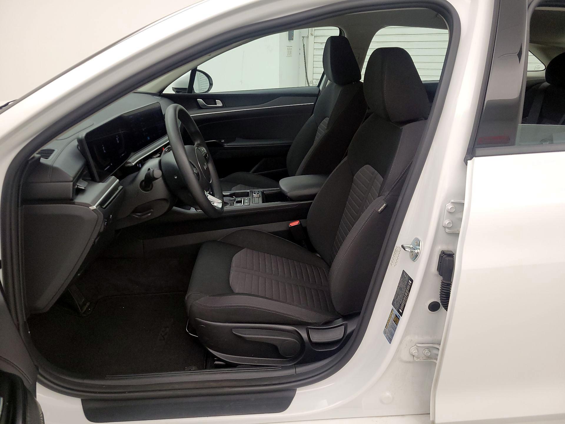 Thumbnail: 2025 Kia K5 - 11