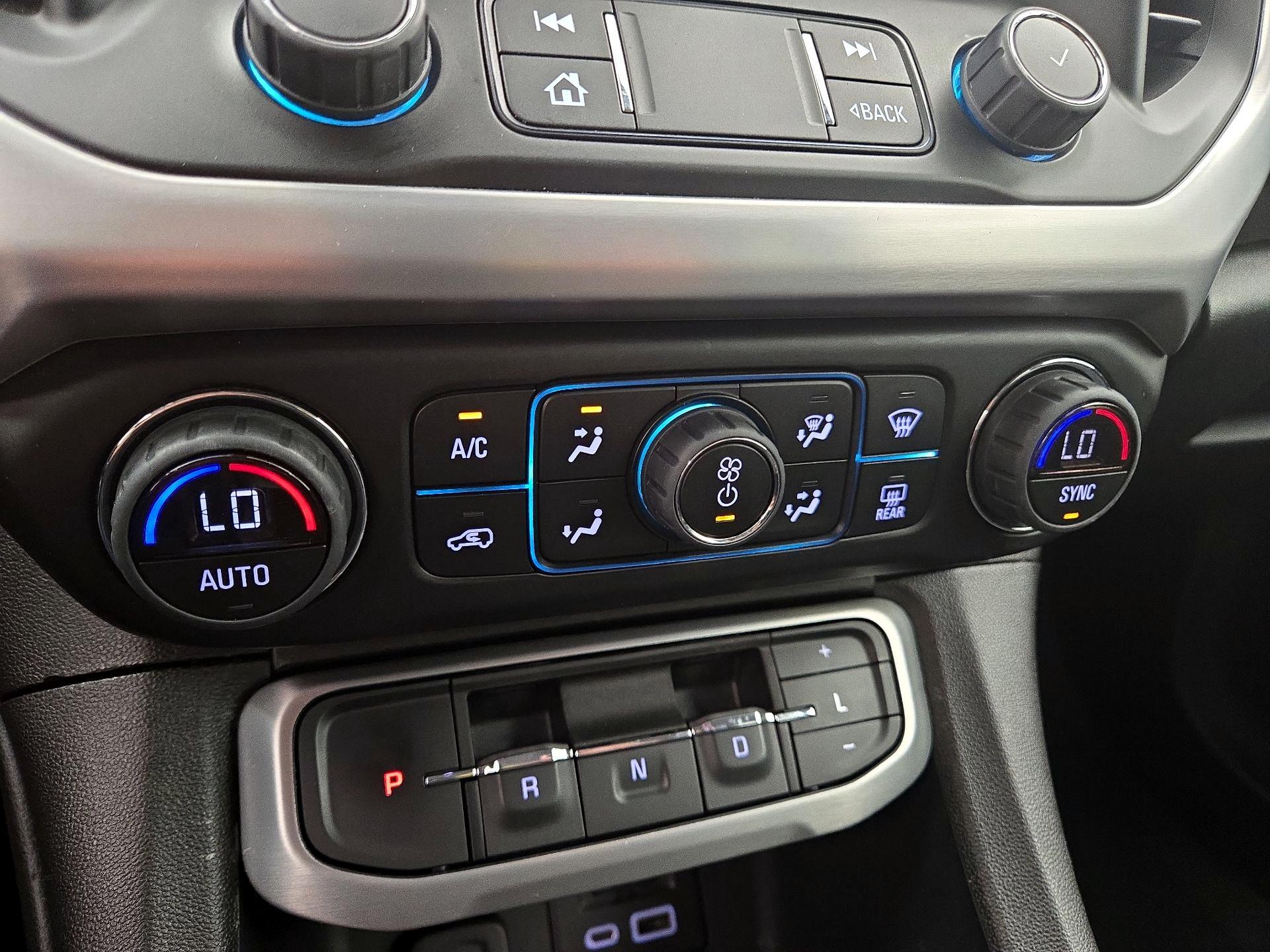 Thumbnail: 2023 GMC Acadia - 17