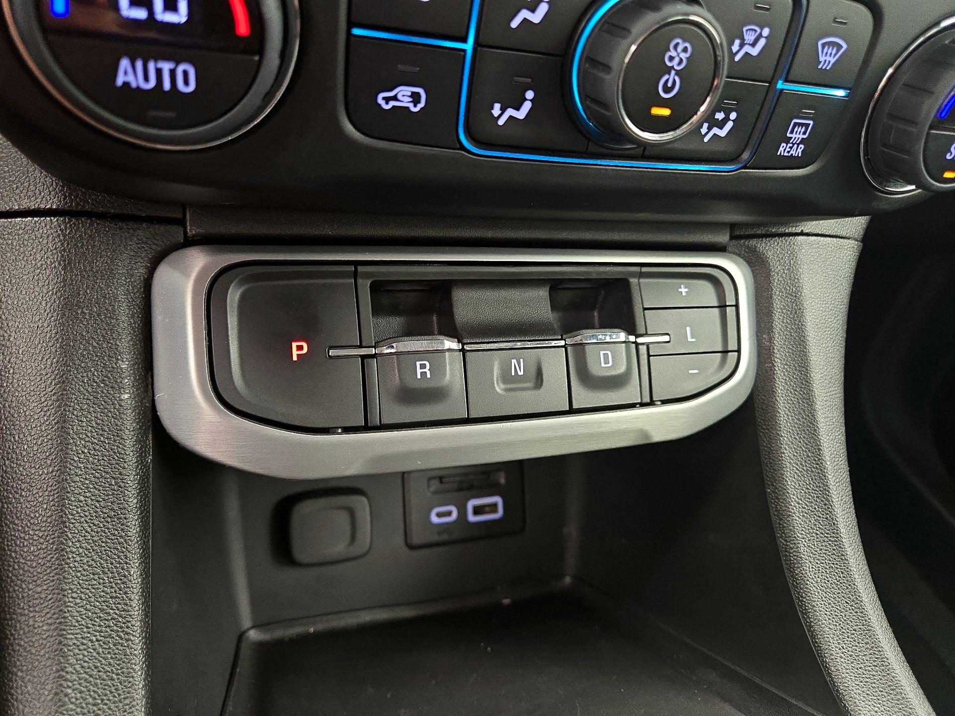 Thumbnail: 2023 GMC Acadia - 18