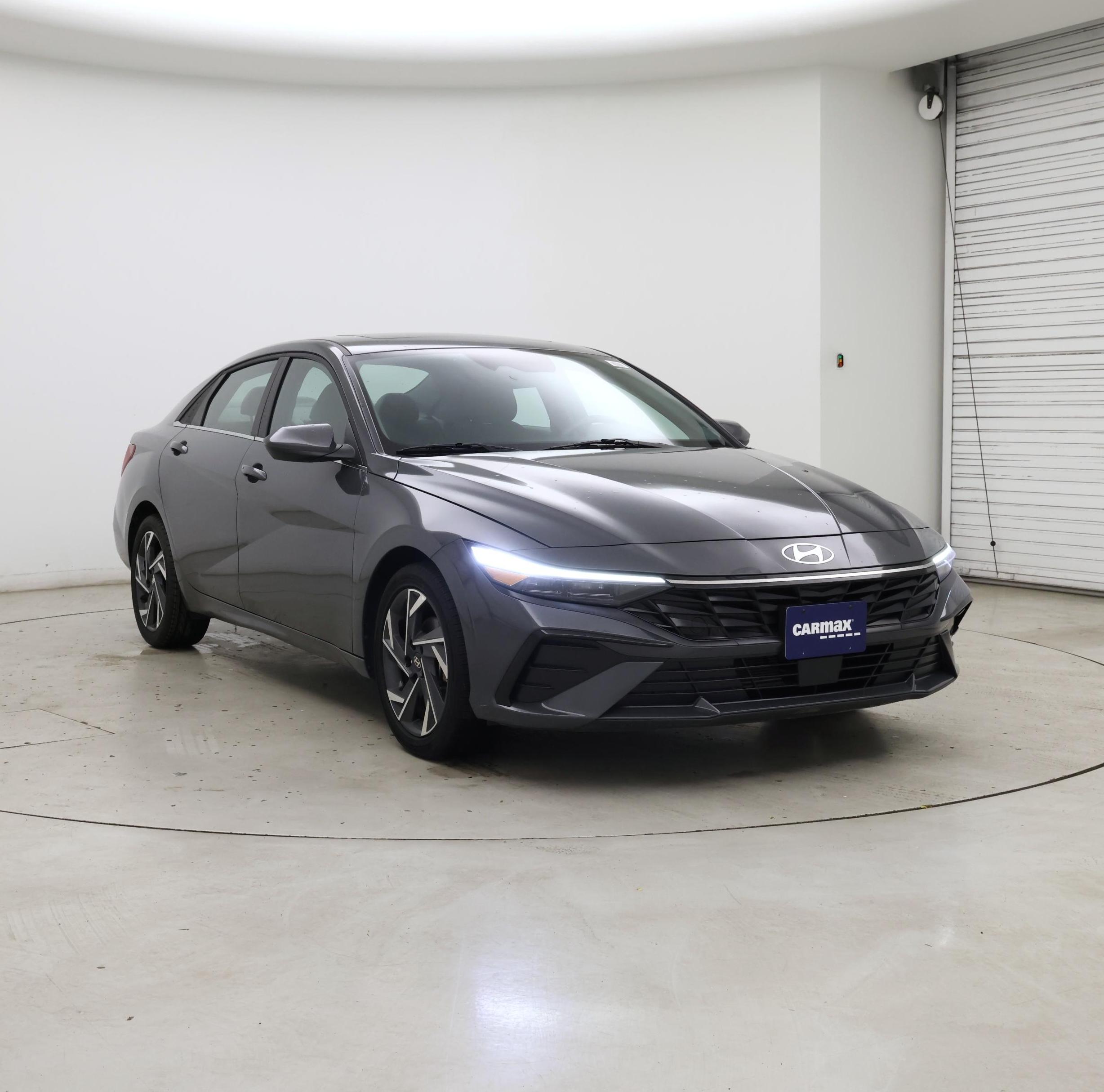Gray 2025 Hyundai Elantra Sedan Front-Wheel Drive Automatic