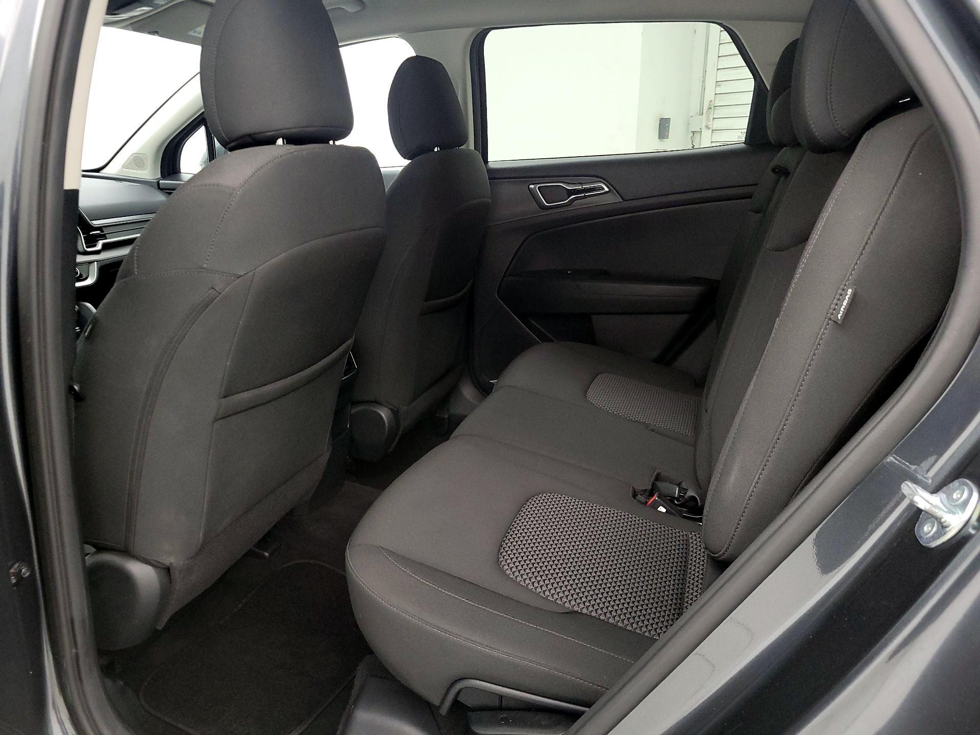 Thumbnail: 2025 Kia Sportage - 18