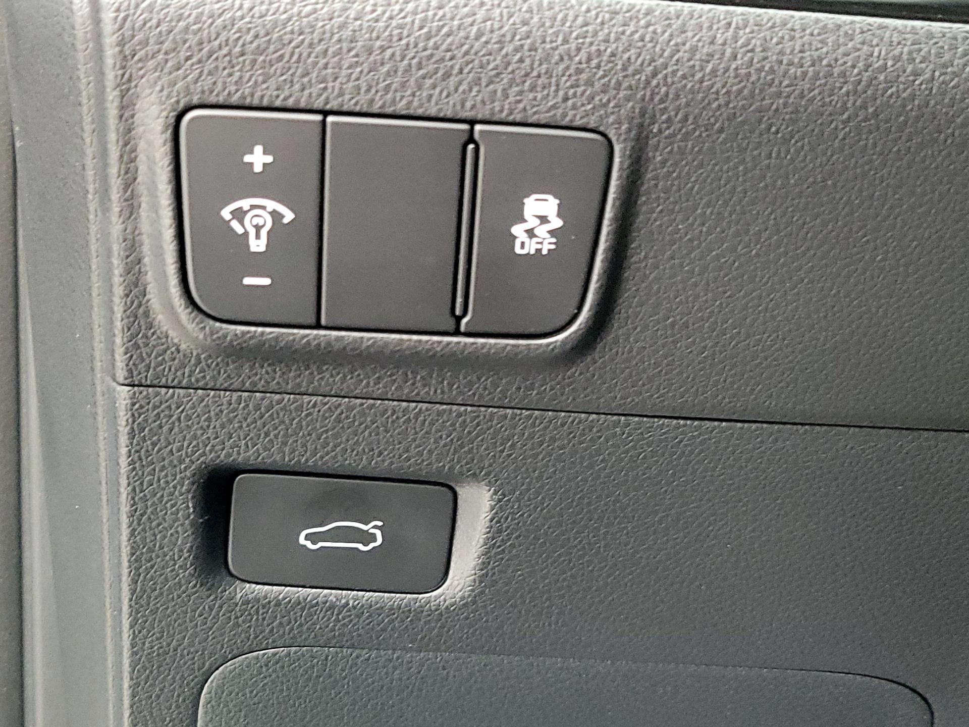 Thumbnail: 2025 Kia K5 - 13