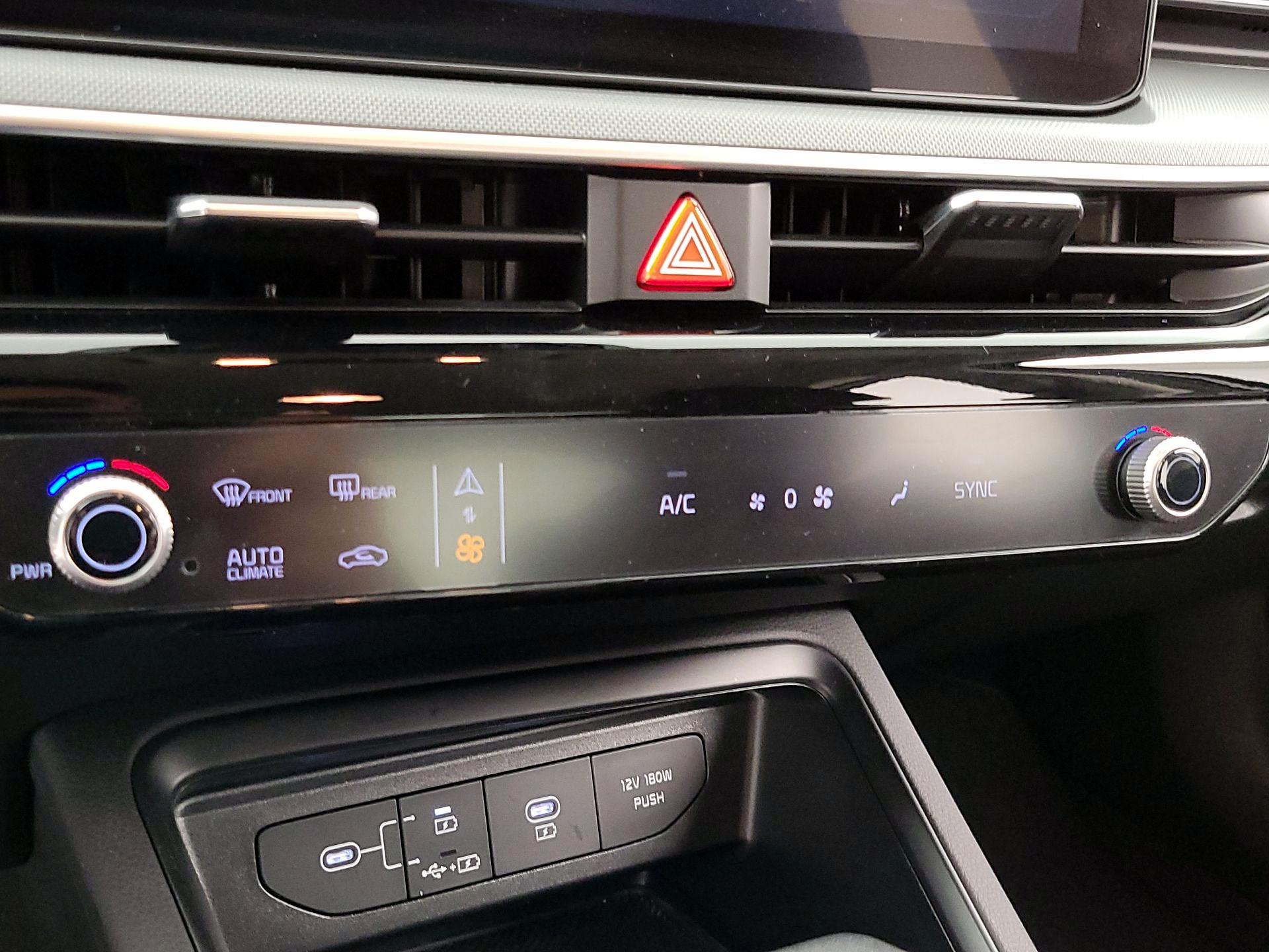 Thumbnail: 2025 Kia K5 - 16