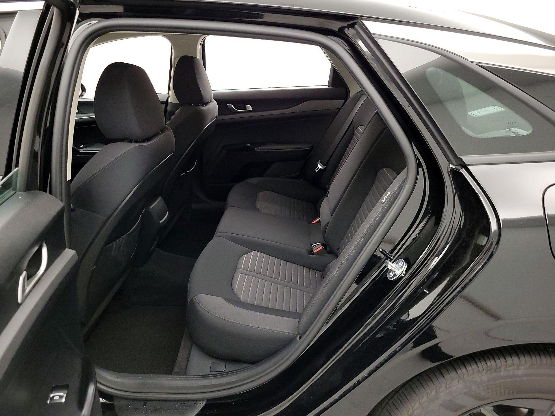 Thumbnail: 2025 Kia K5 - 19