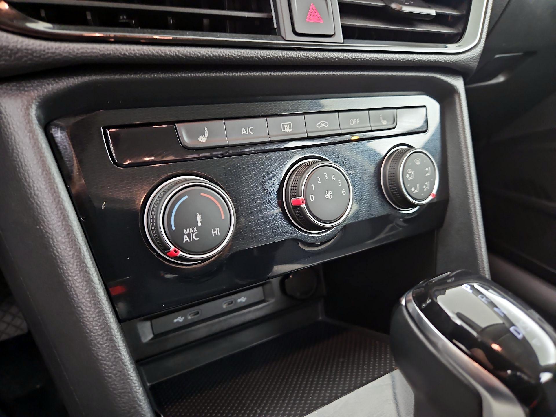 Thumbnail: 2025 Volkswagen Taos - 16