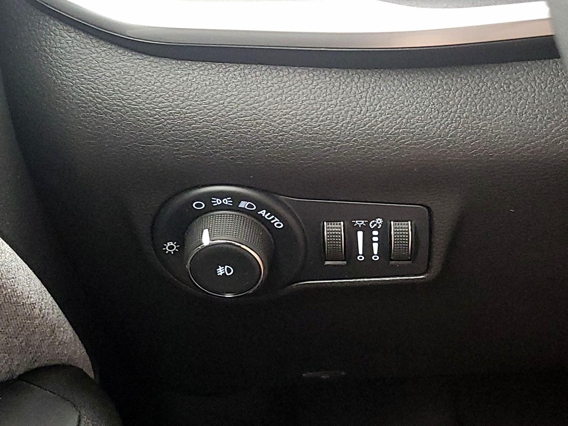 Thumbnail: 2025 Jeep Compass - 13