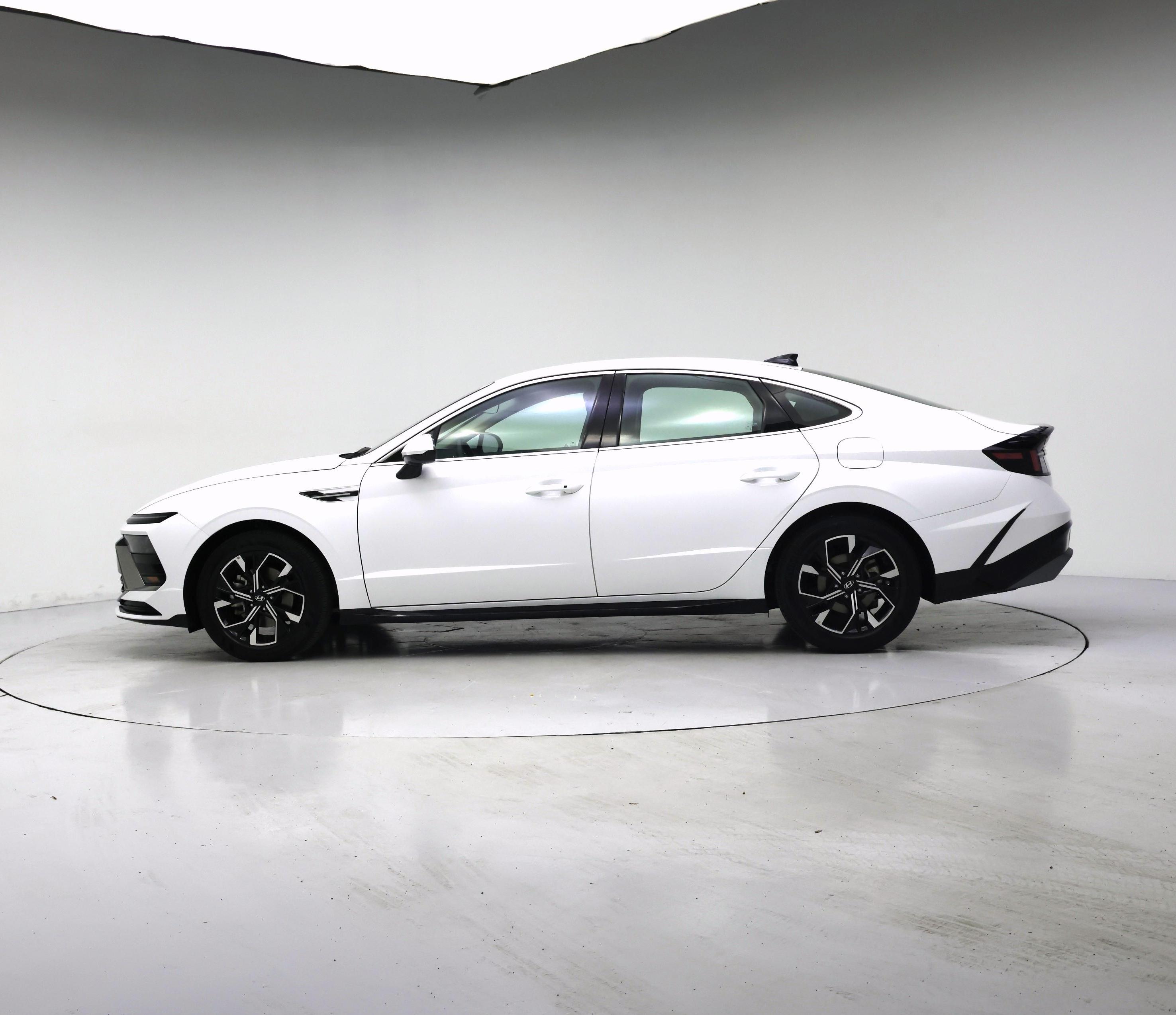 Thumbnail: 2025 Hyundai Sonata - 3