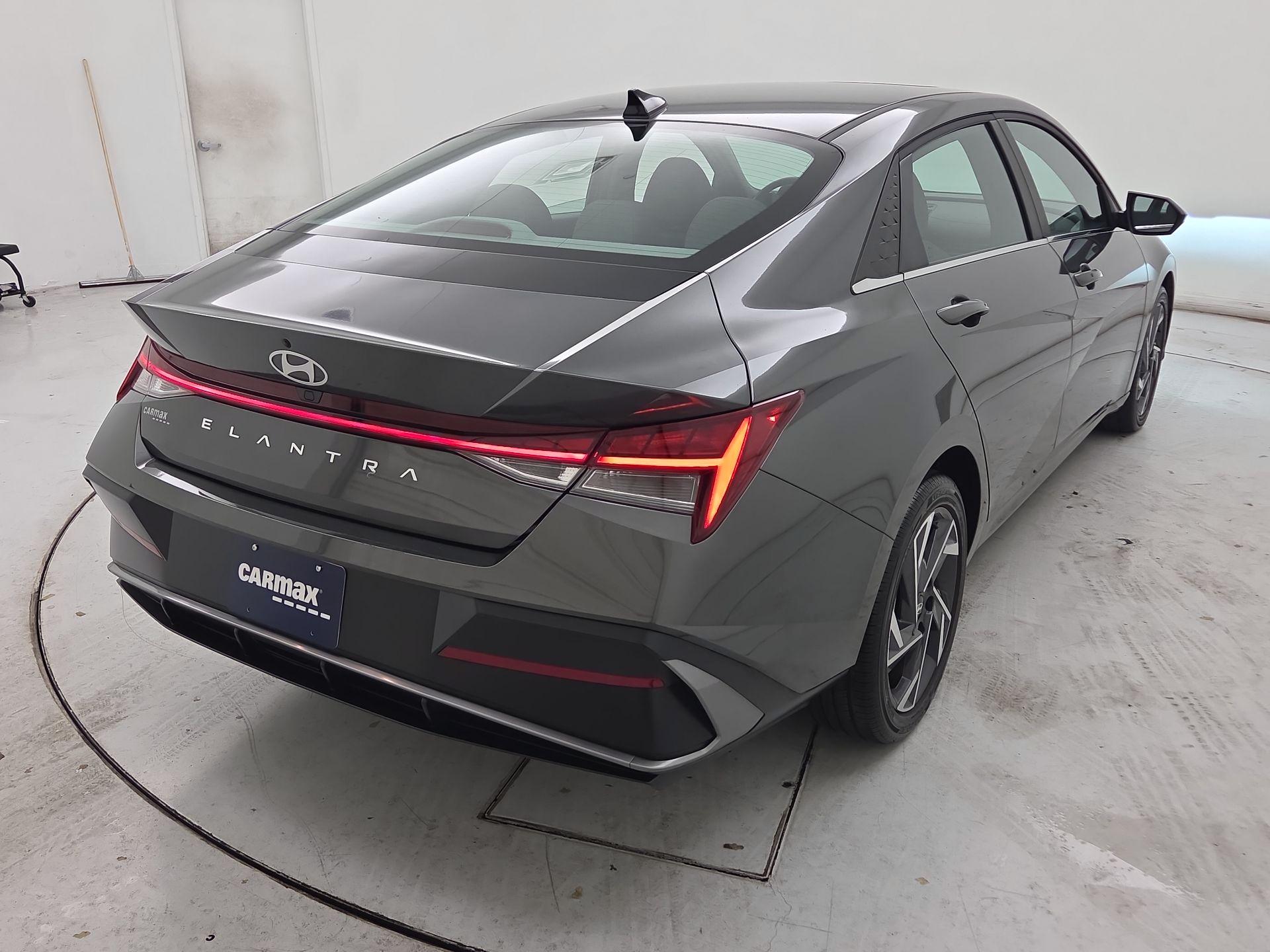 Thumbnail: 2025 Hyundai Elantra - 5