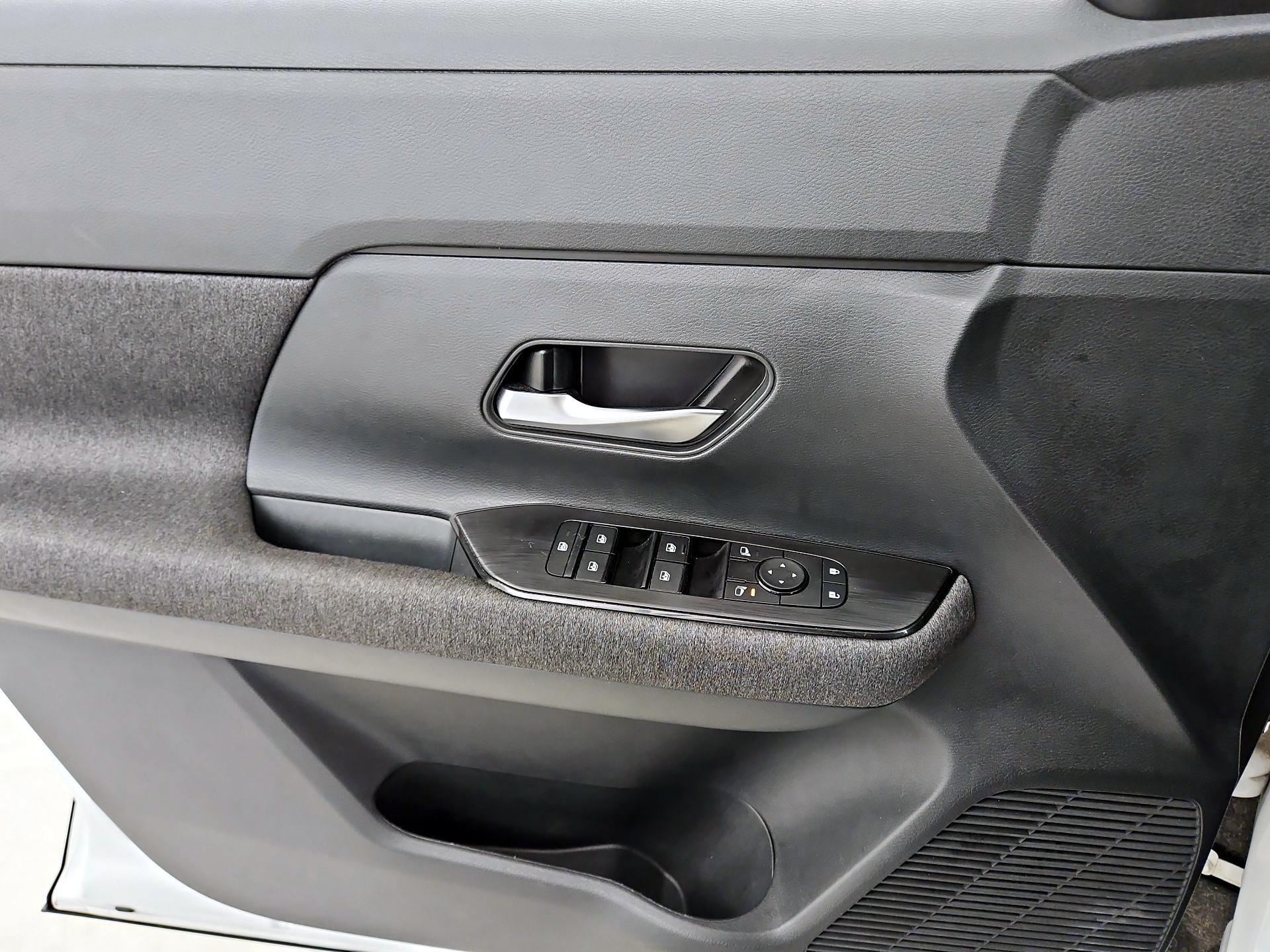 Thumbnail: 2025 Nissan Kicks - 12