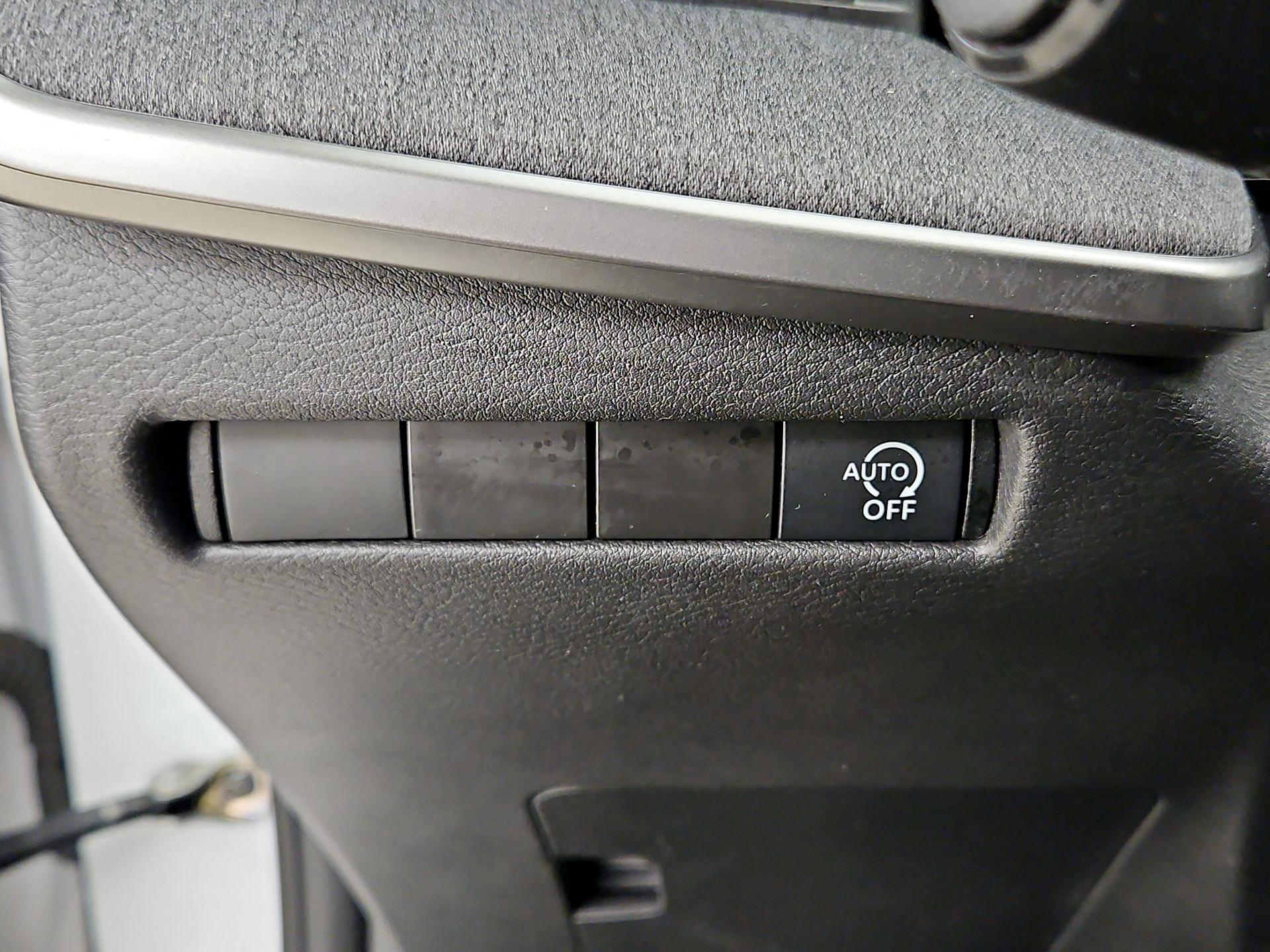 Thumbnail: 2025 Nissan Kicks - 13